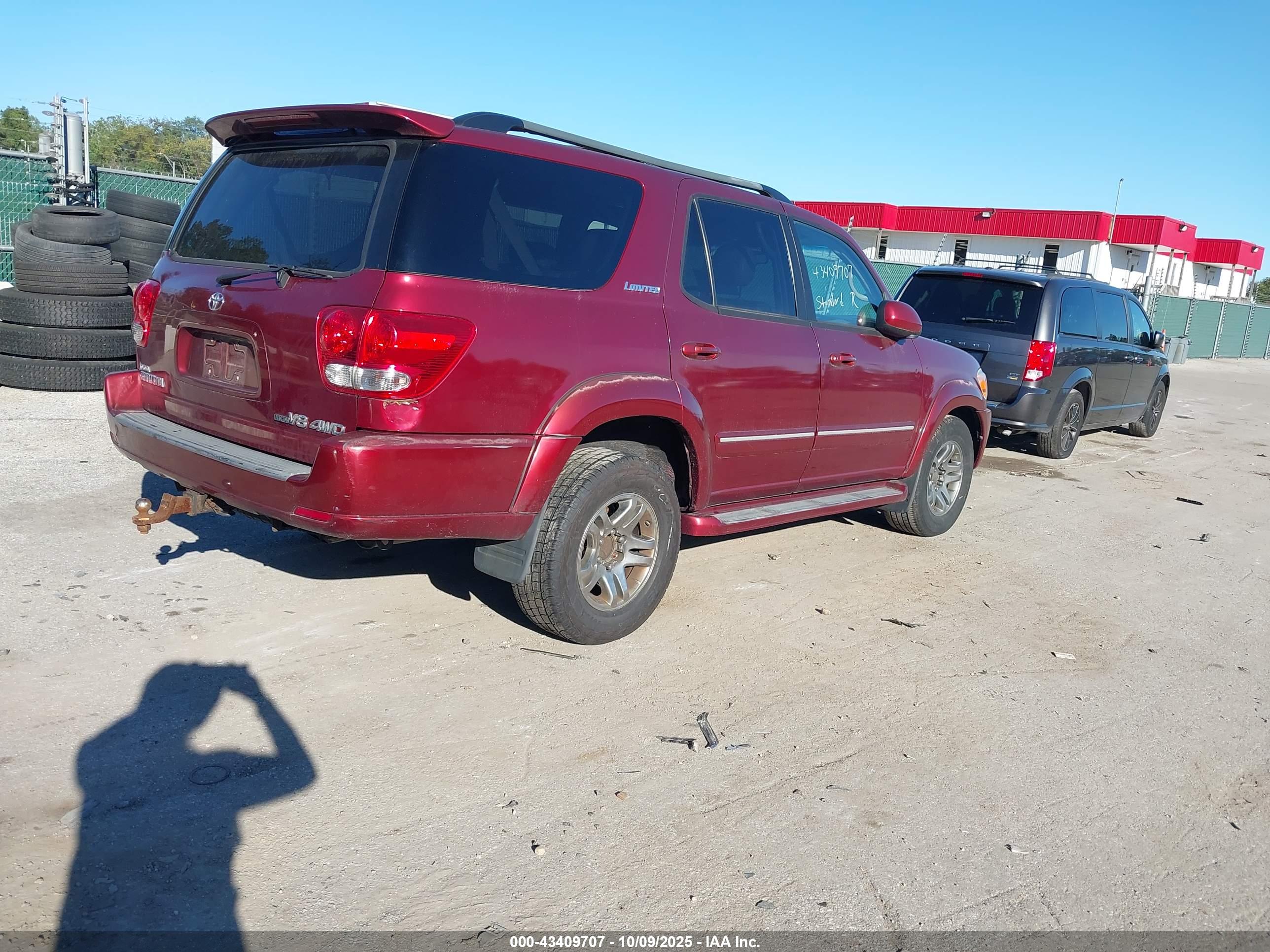 TOYOTA SEQUOIA image 4