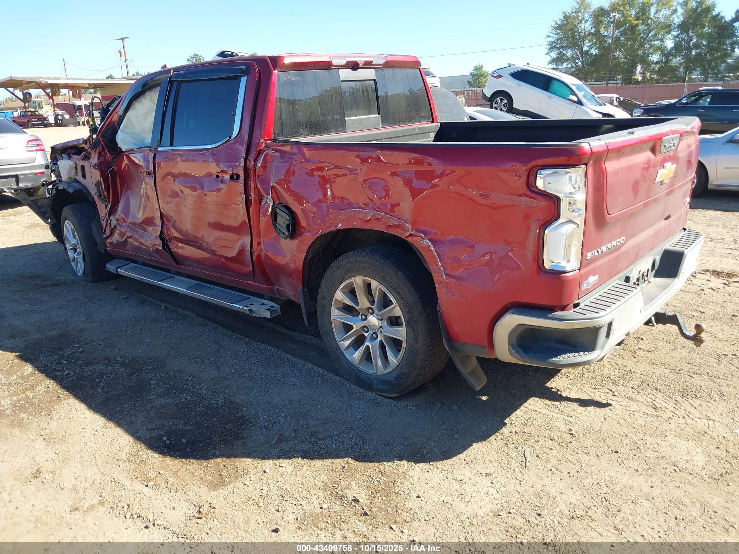 CHEVROLET SILVERADO image 3