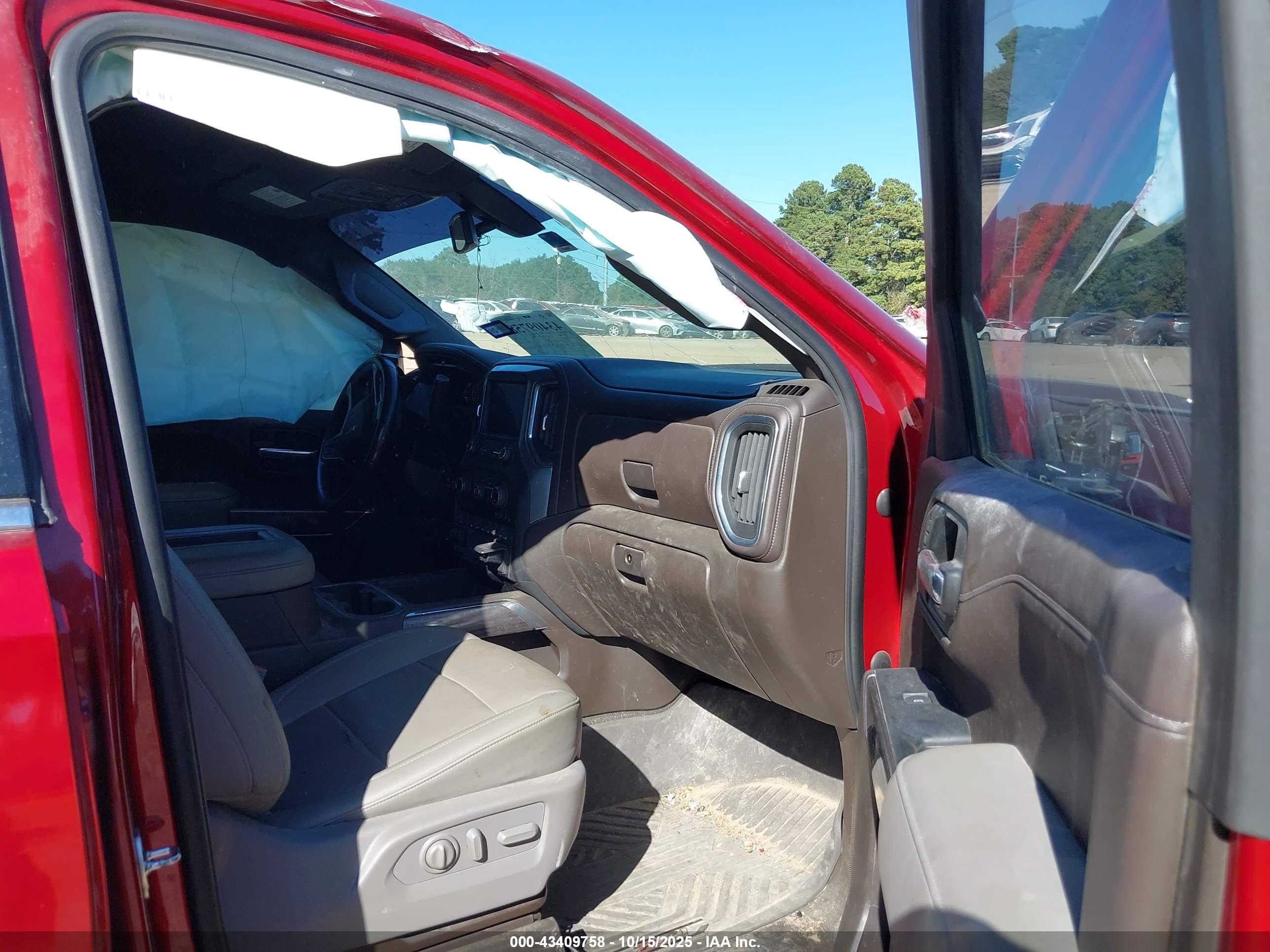 CHEVROLET SILVERADO image 5