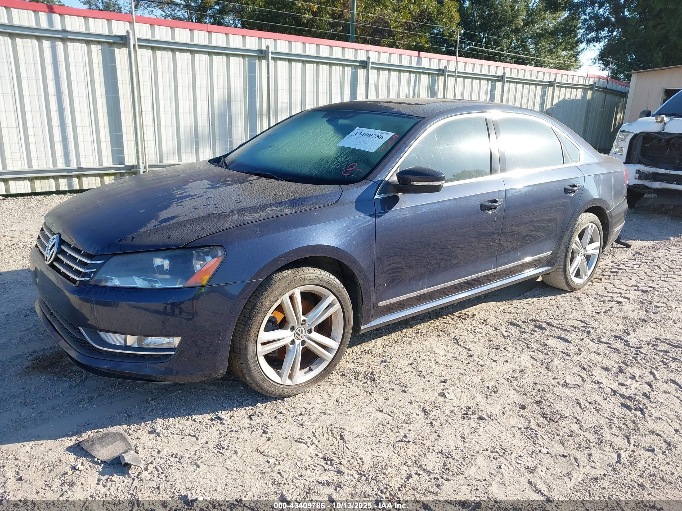 VOLKSWAGEN PASSAT image 2