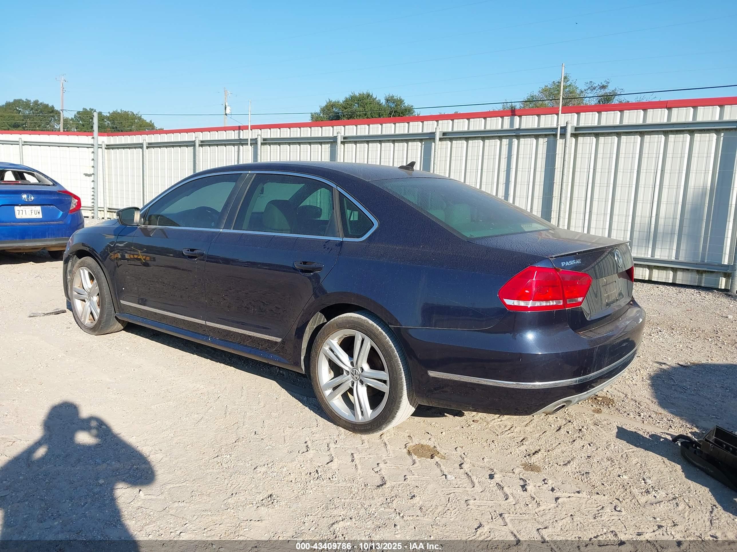 VOLKSWAGEN PASSAT image 3