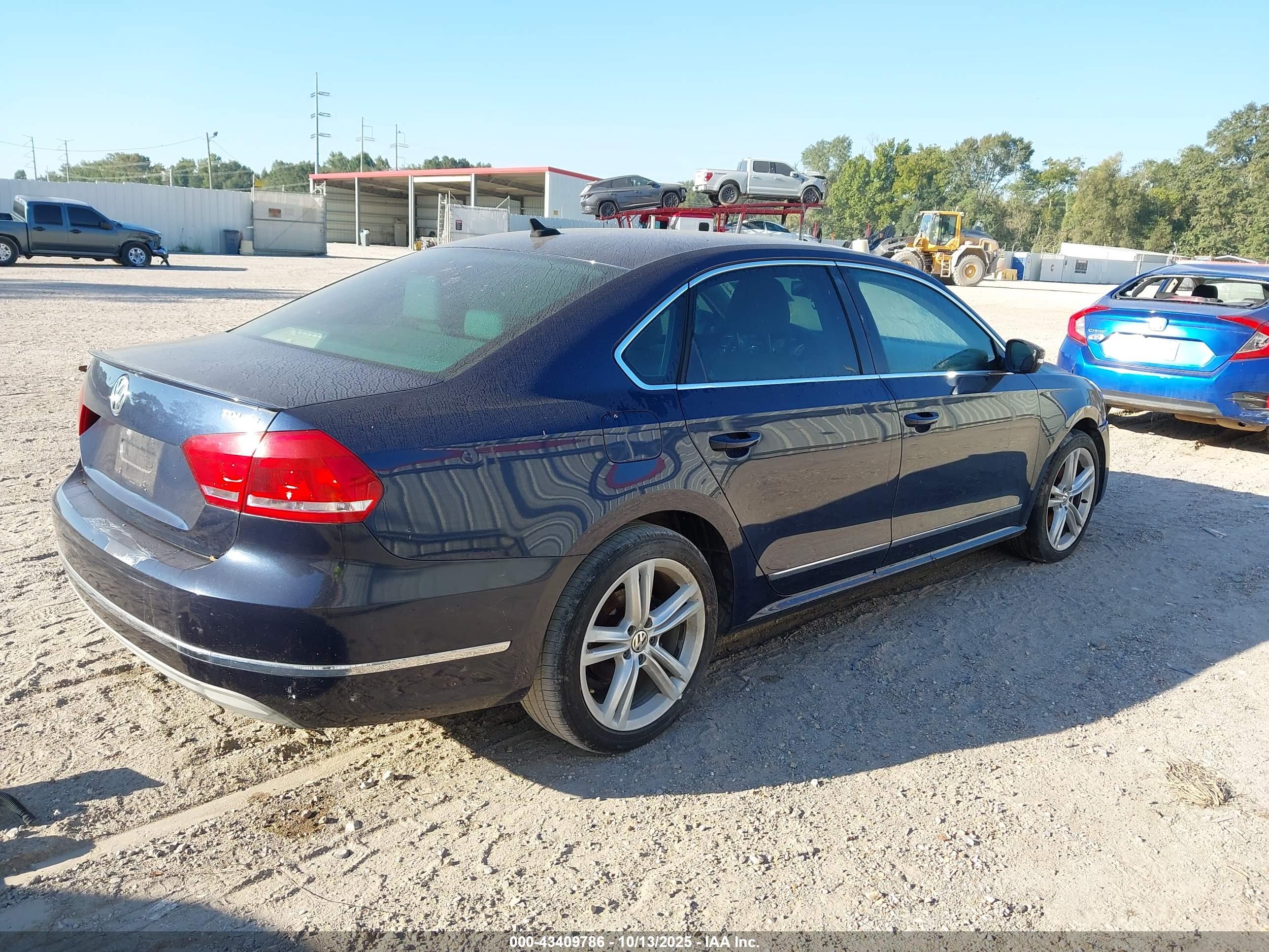 VOLKSWAGEN PASSAT image 4