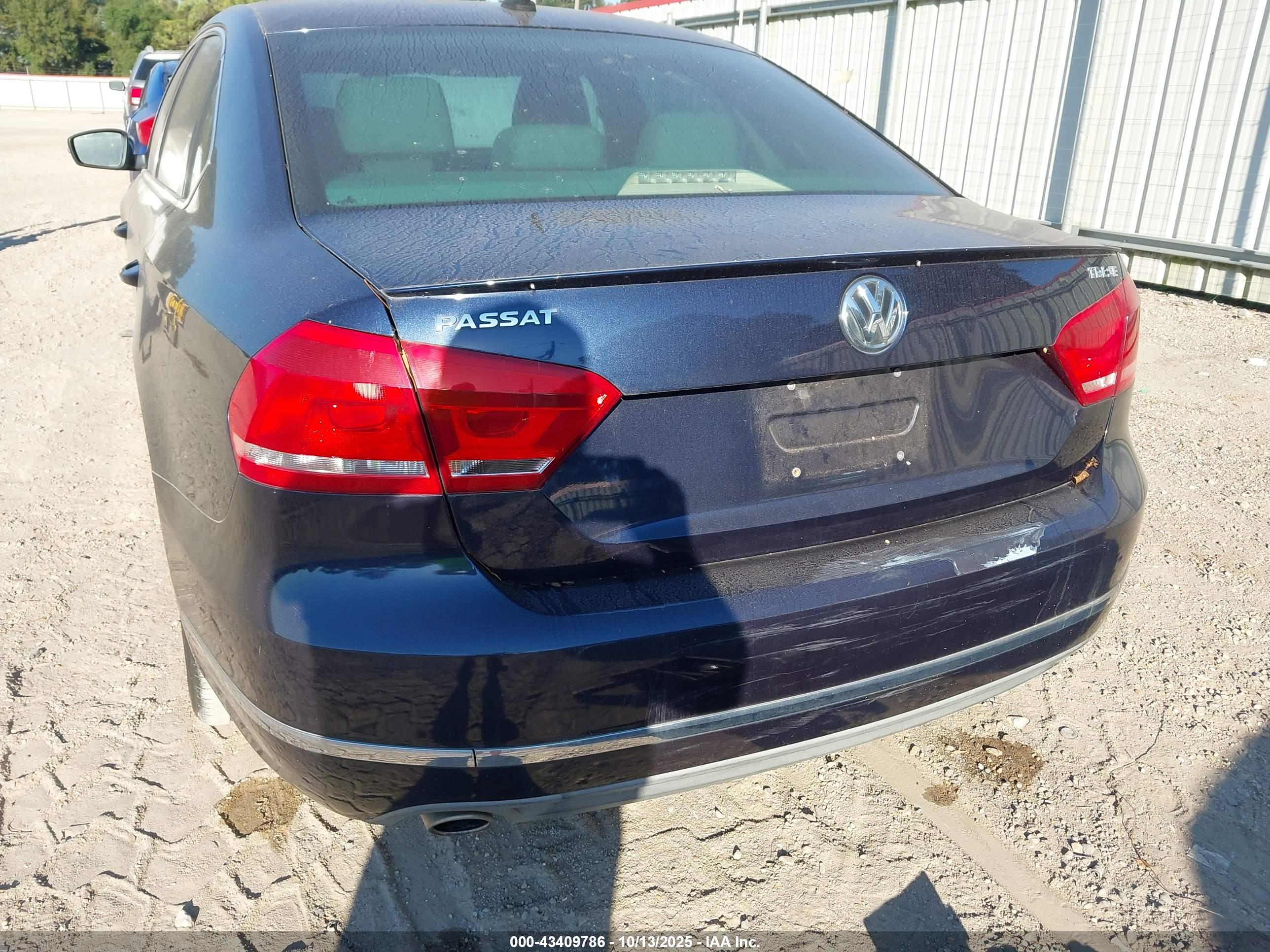 VOLKSWAGEN PASSAT image 6