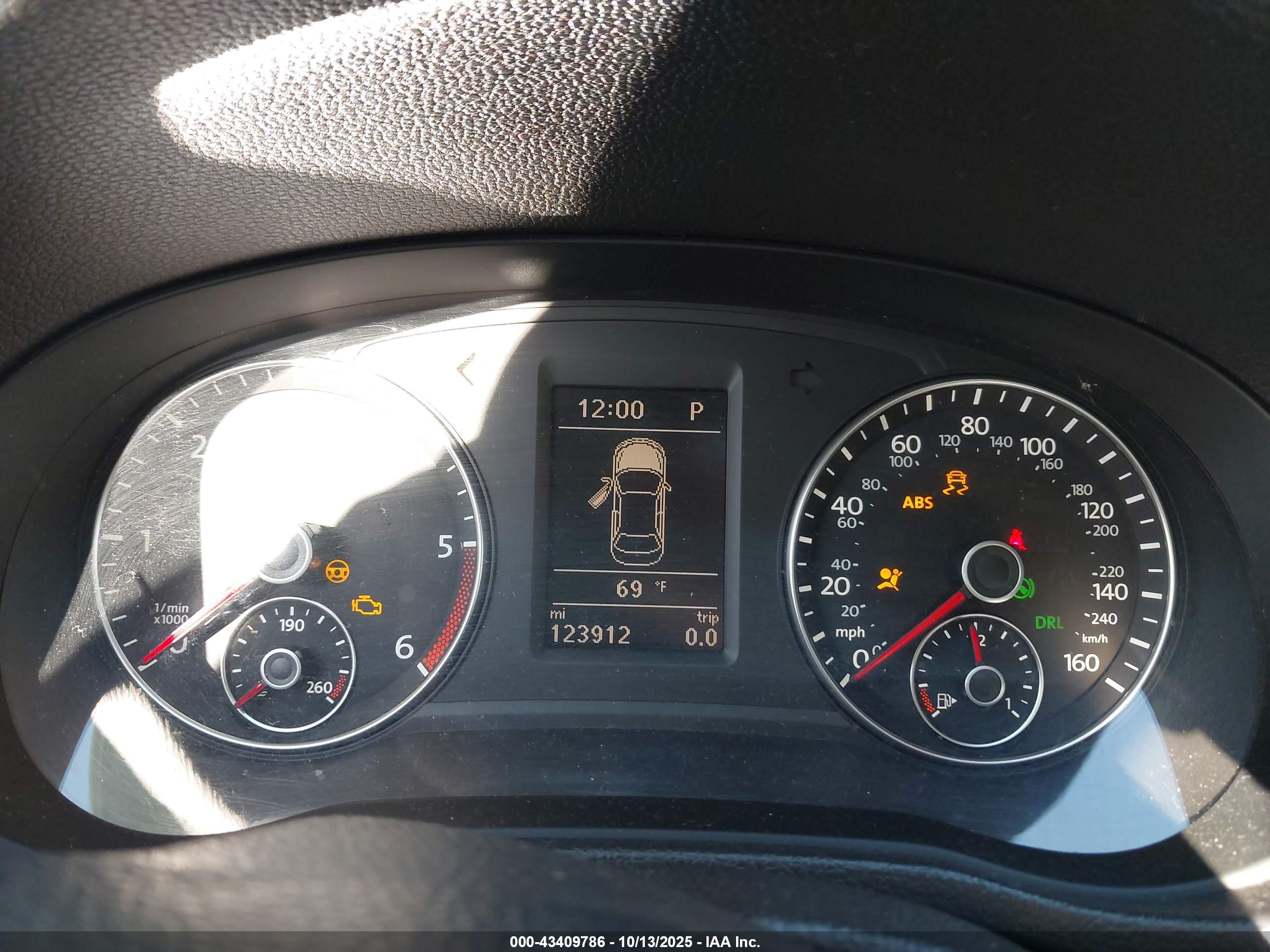 VOLKSWAGEN PASSAT image 7