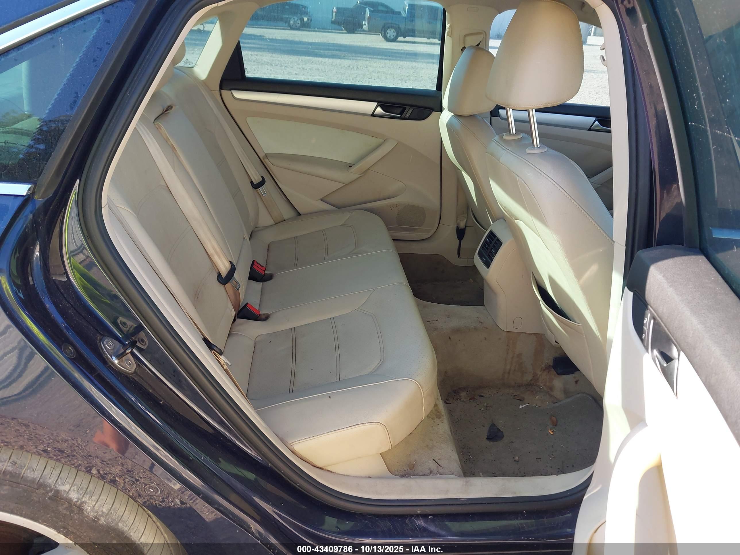 VOLKSWAGEN PASSAT image 8