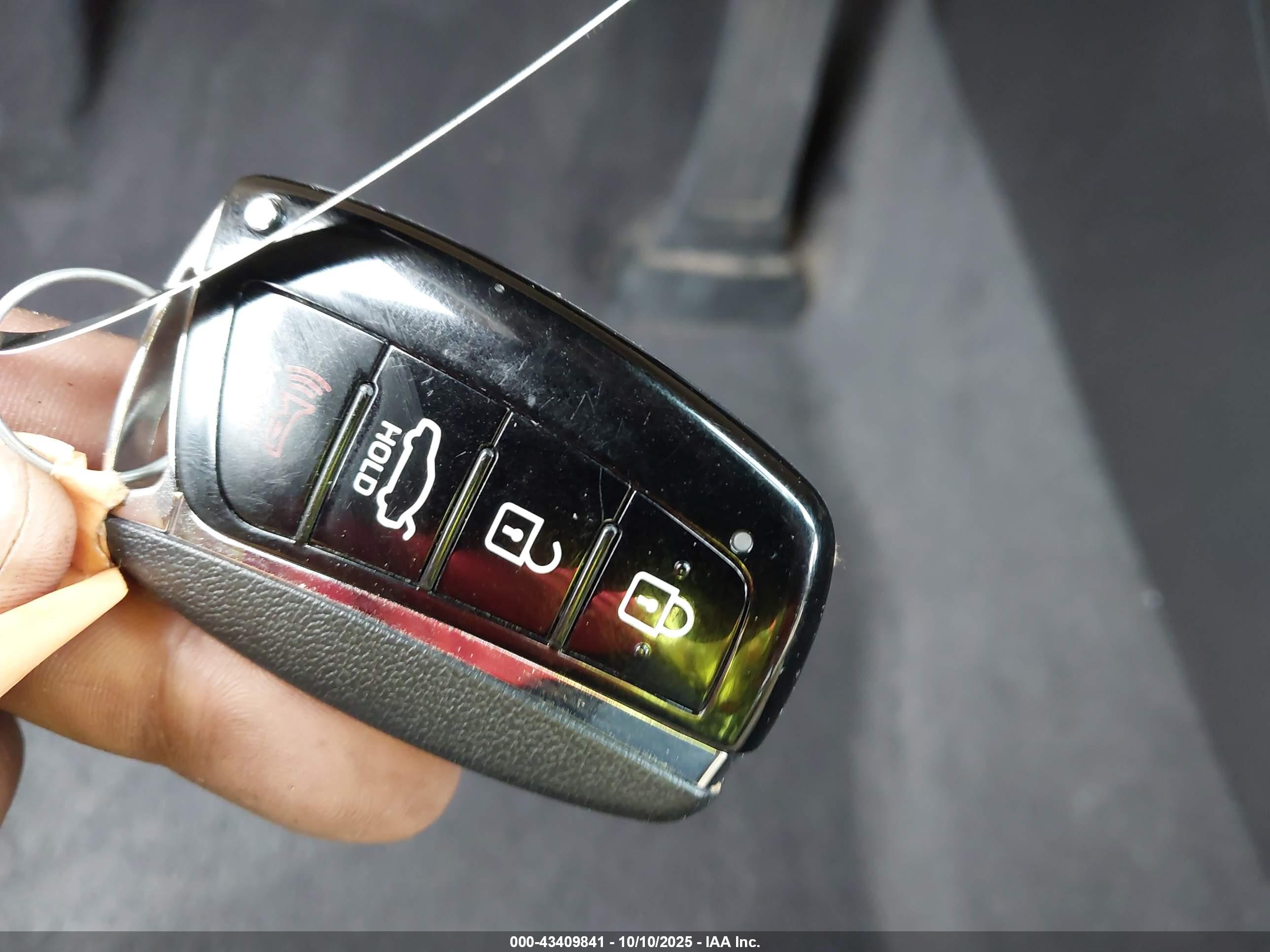 HYUNDAI AZERA image 11