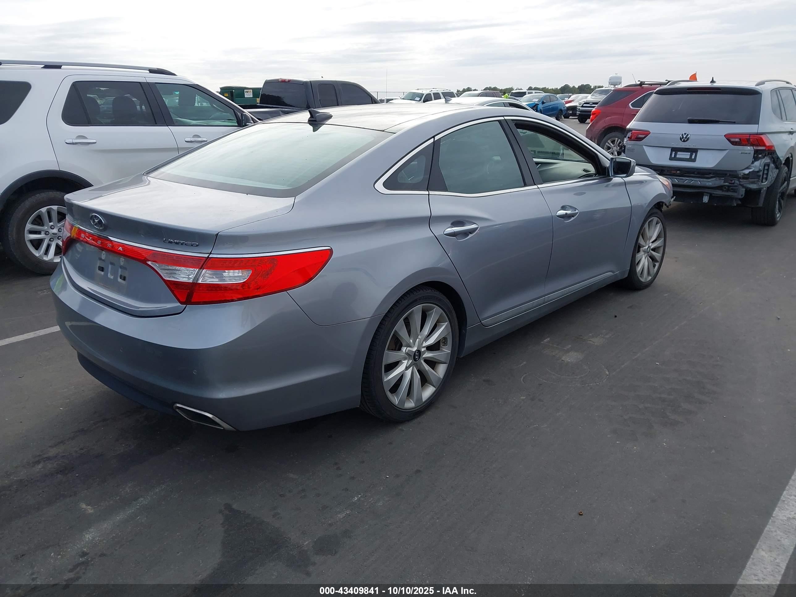 HYUNDAI AZERA image 4
