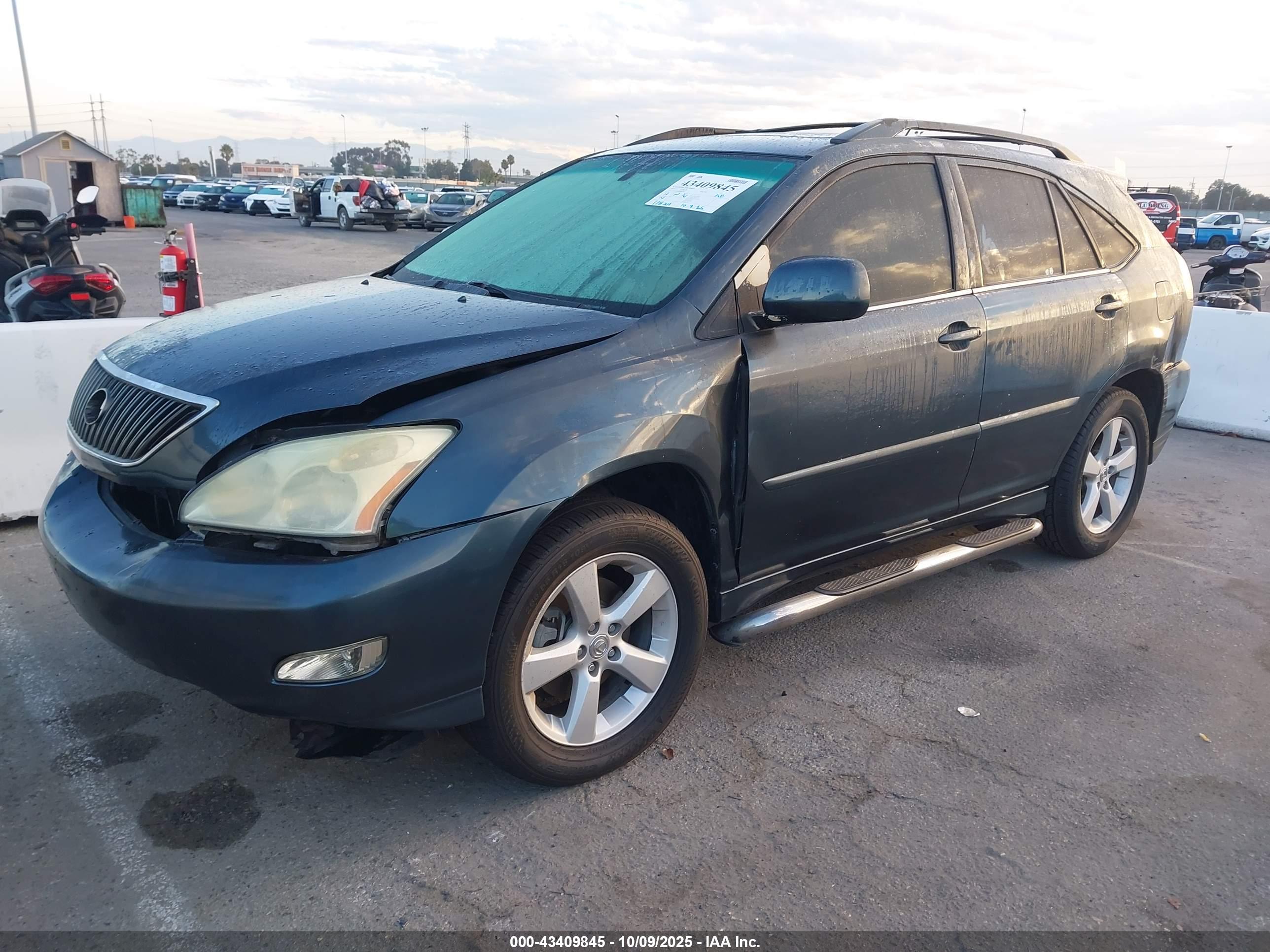 LEXUS RX image 2