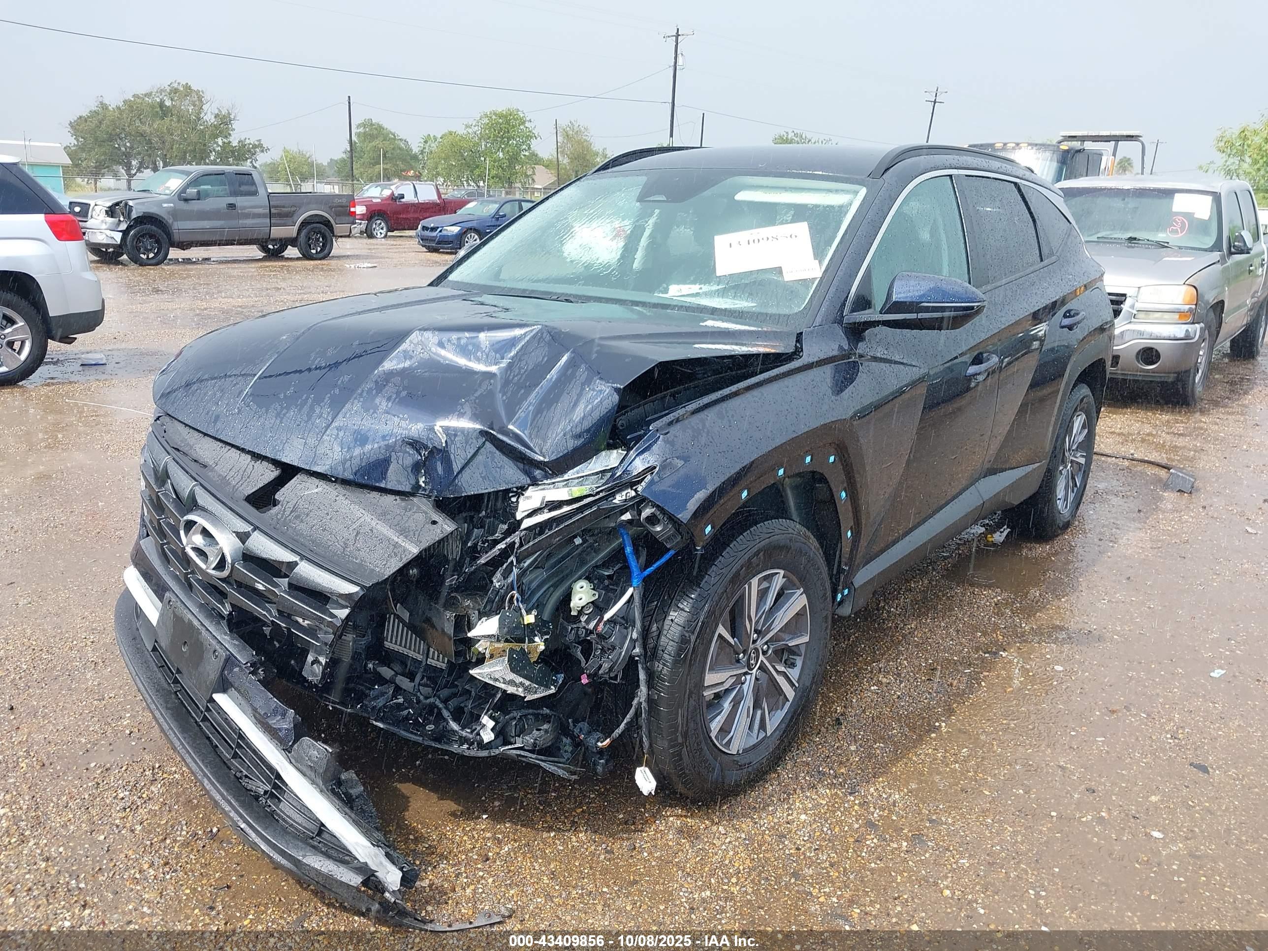 HYUNDAI TUCSON image 6