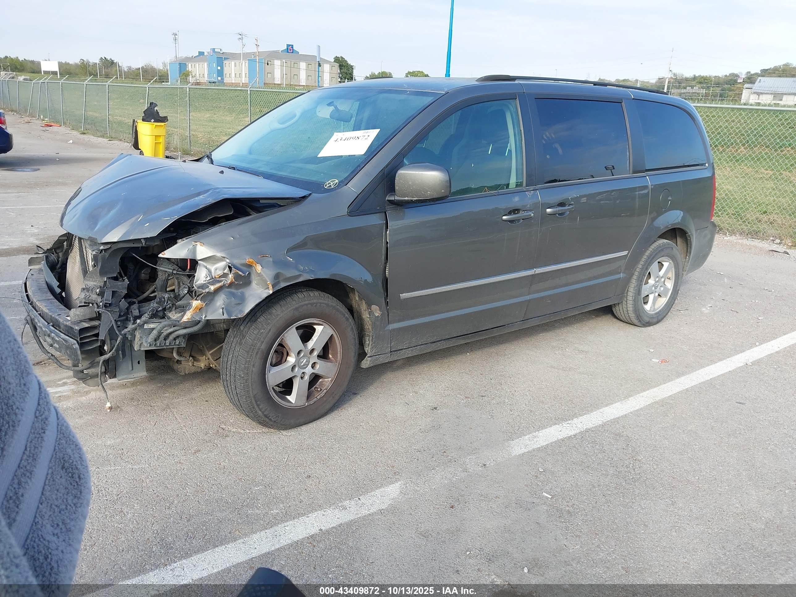 DODGE GRAND image 2