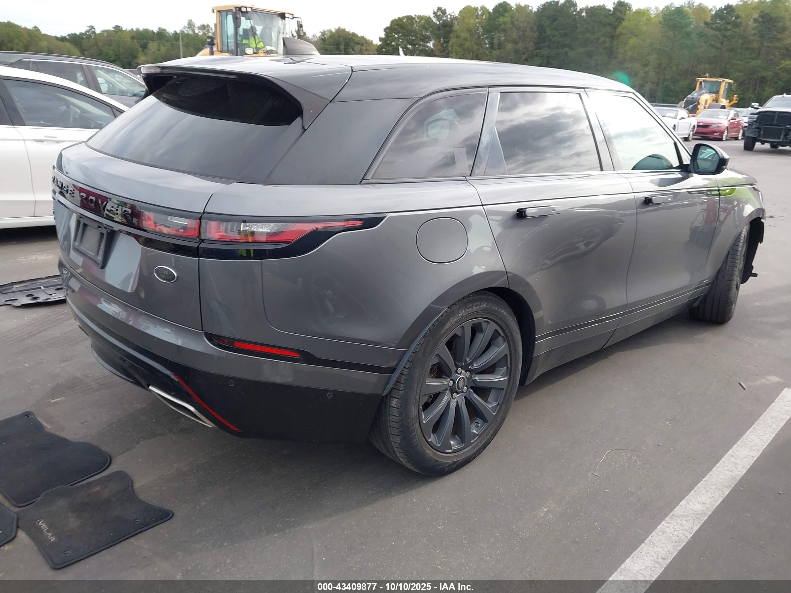 LAND ROVER image 4