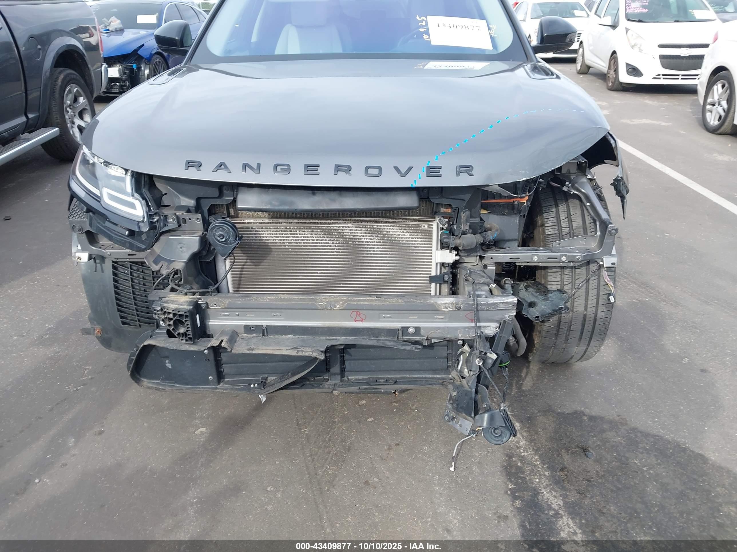 LAND ROVER image 6