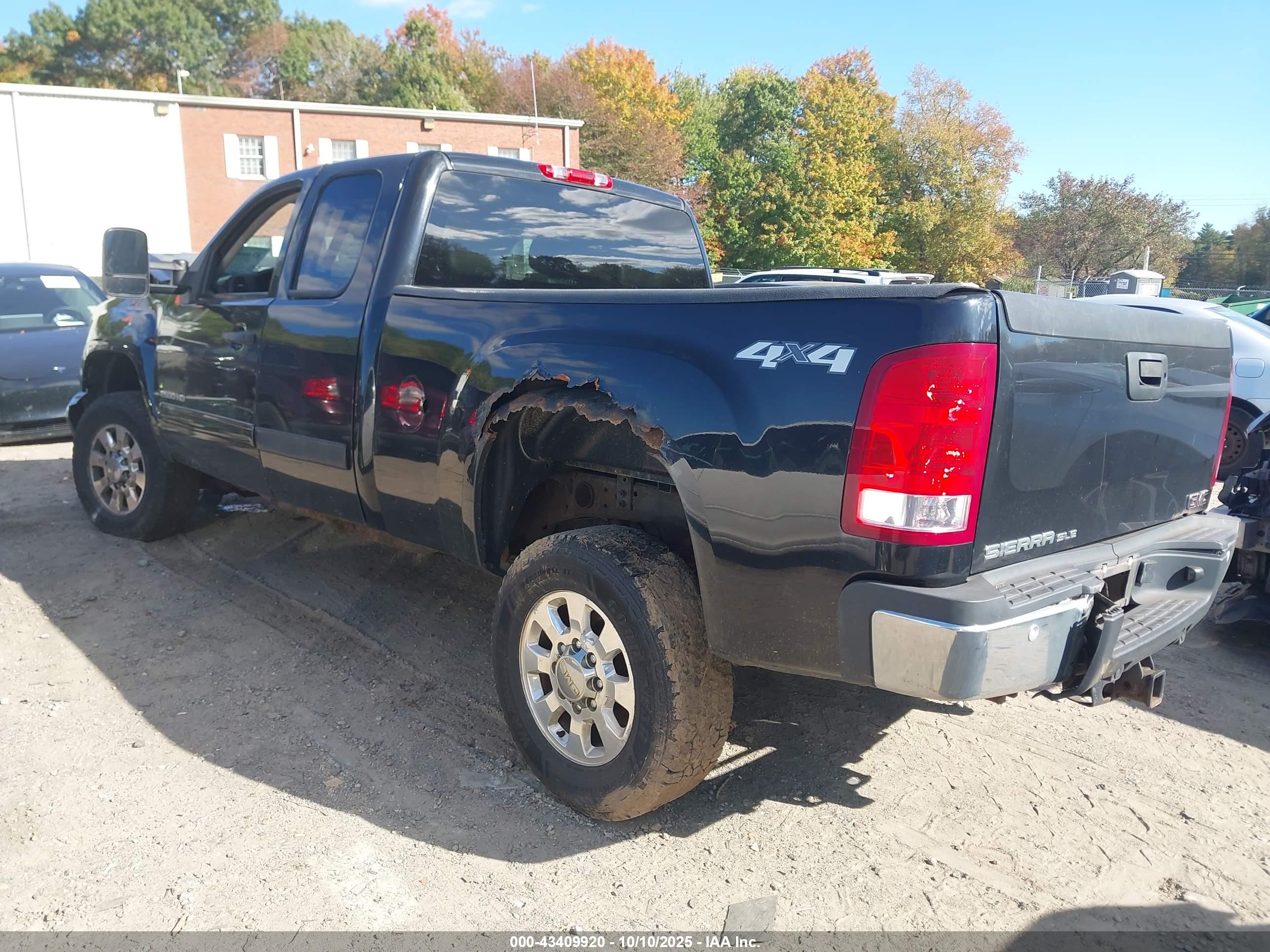 GMC SIERRA image 3