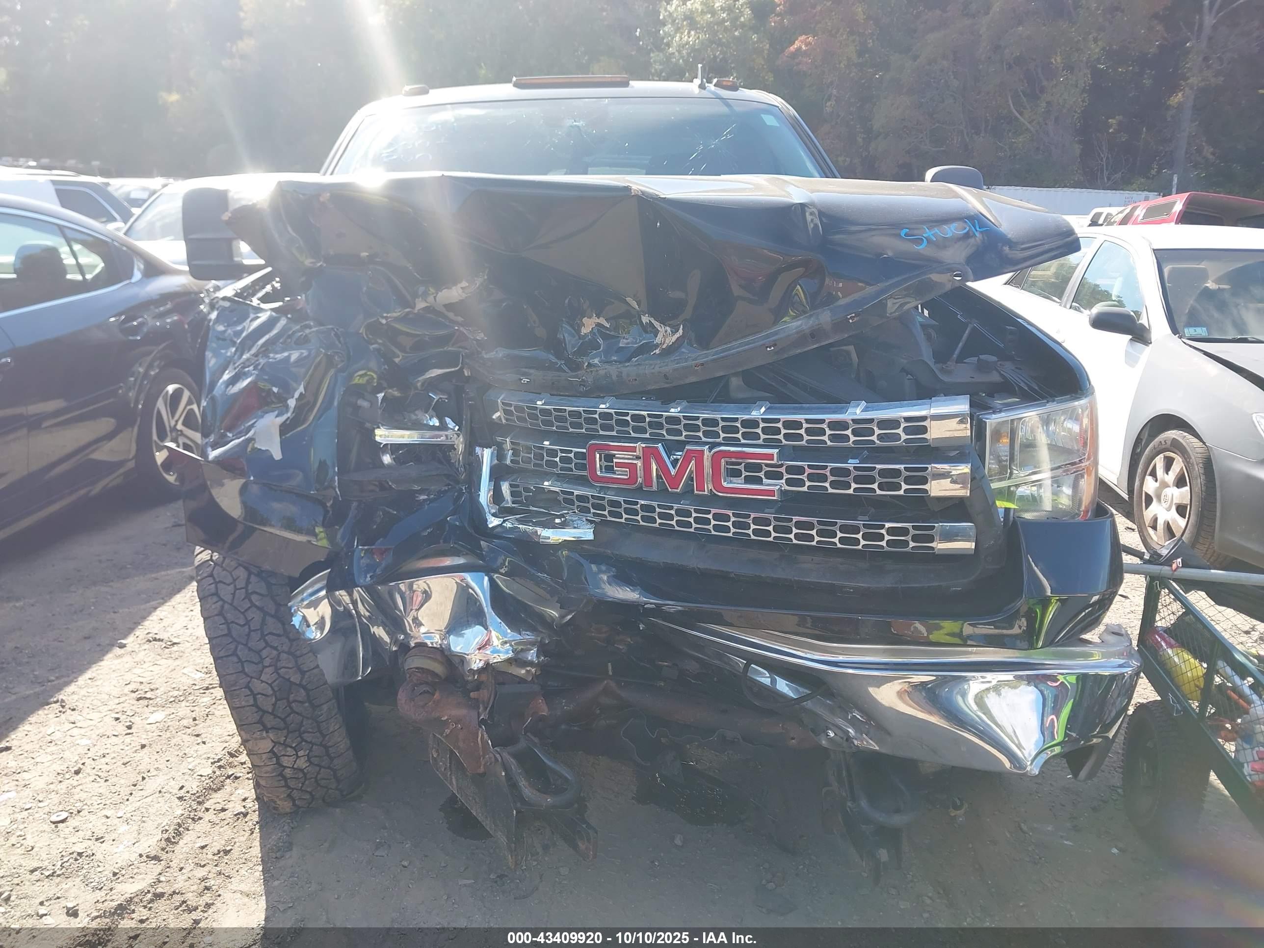 GMC SIERRA image 6