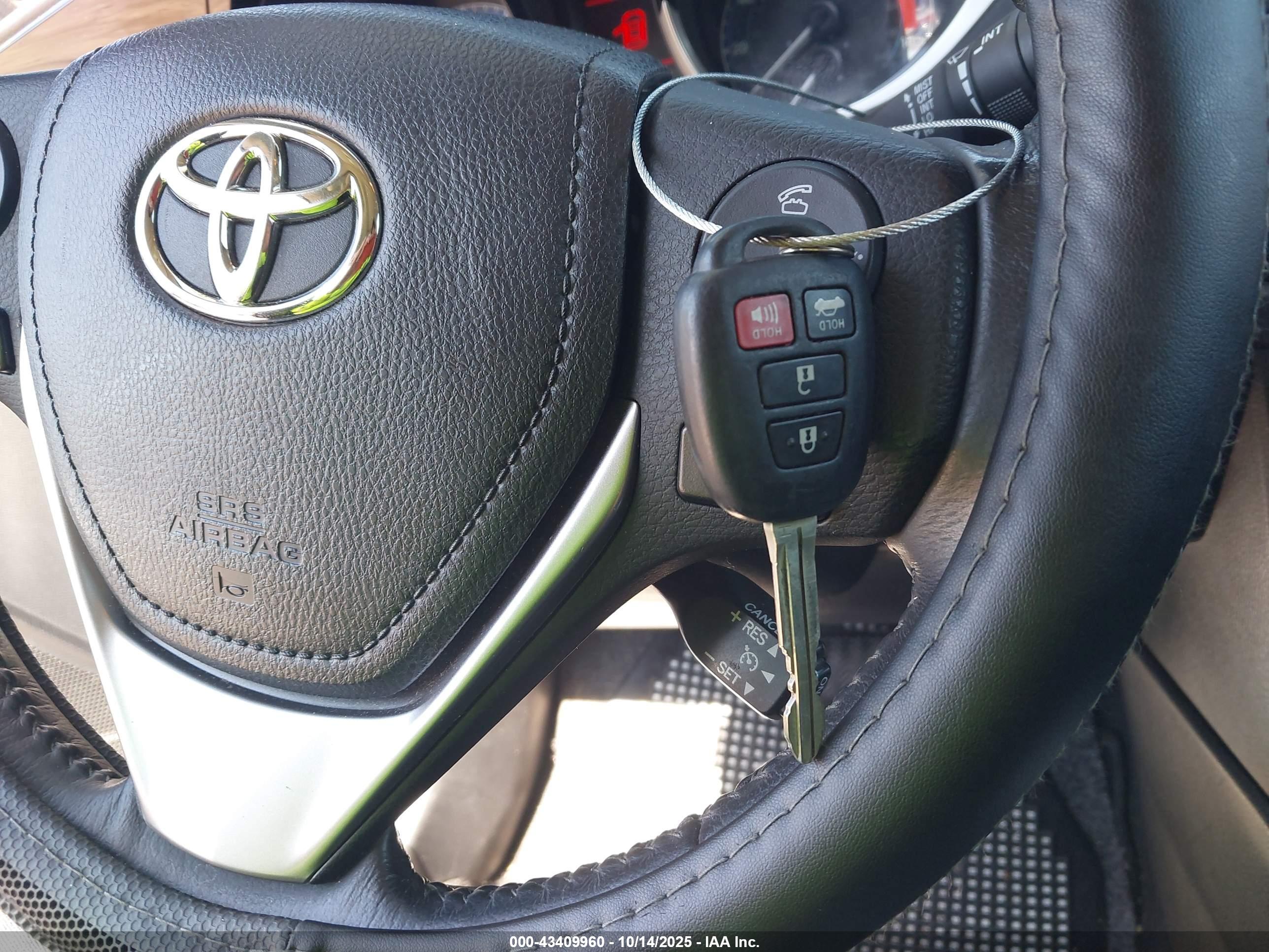 TOYOTA COROLLA image 11