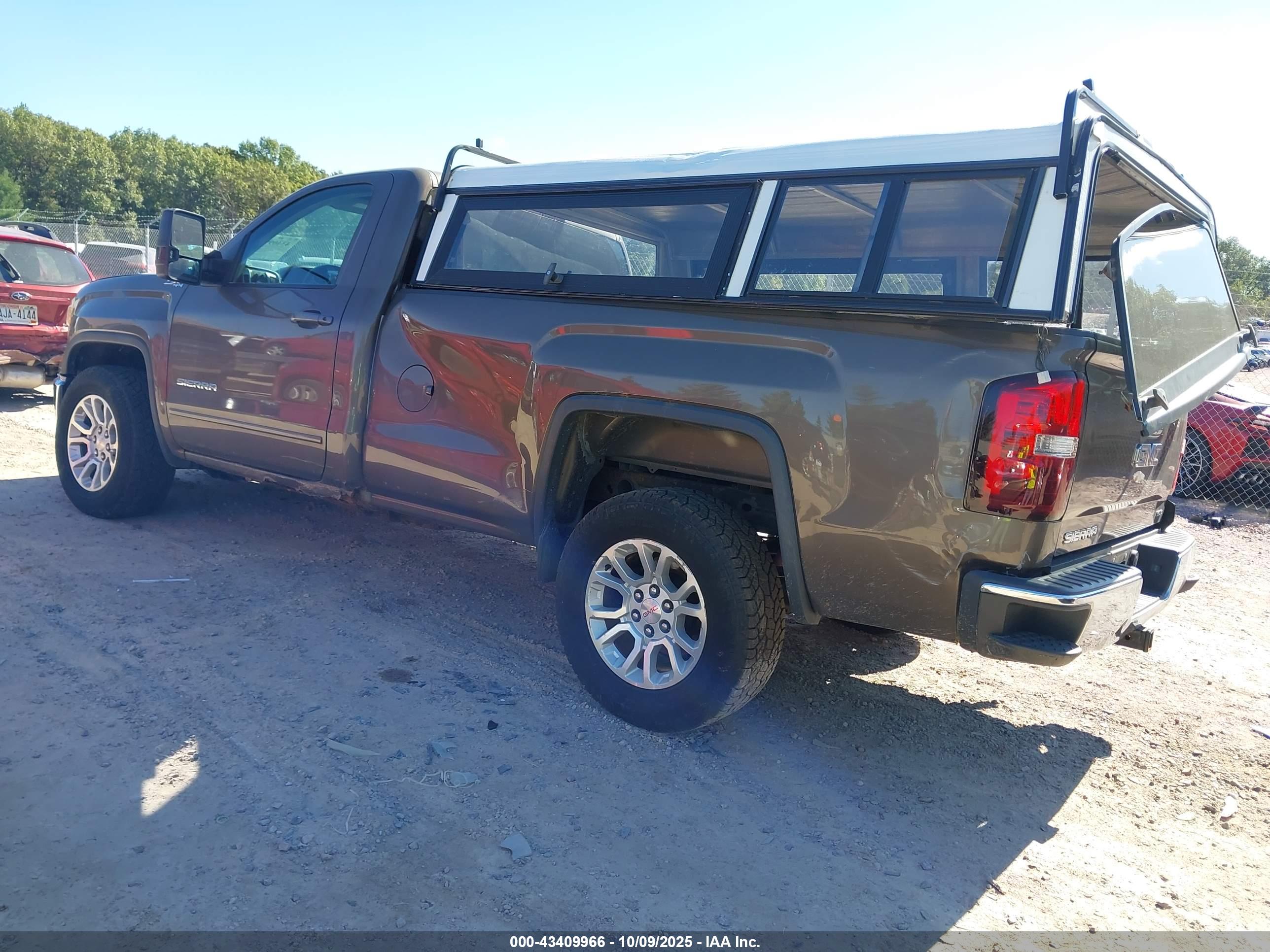 GMC SIERRA image 3