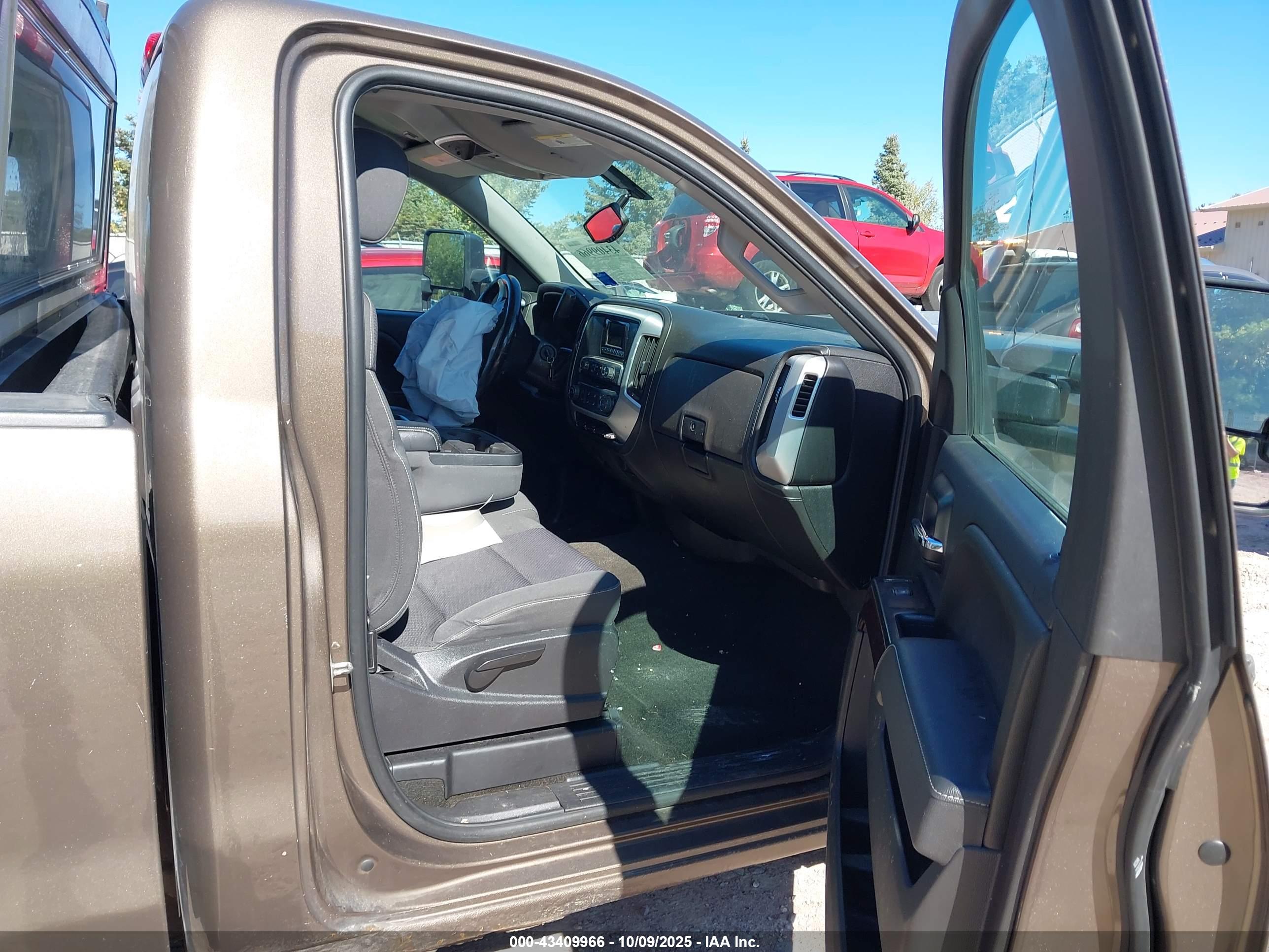 GMC SIERRA image 5