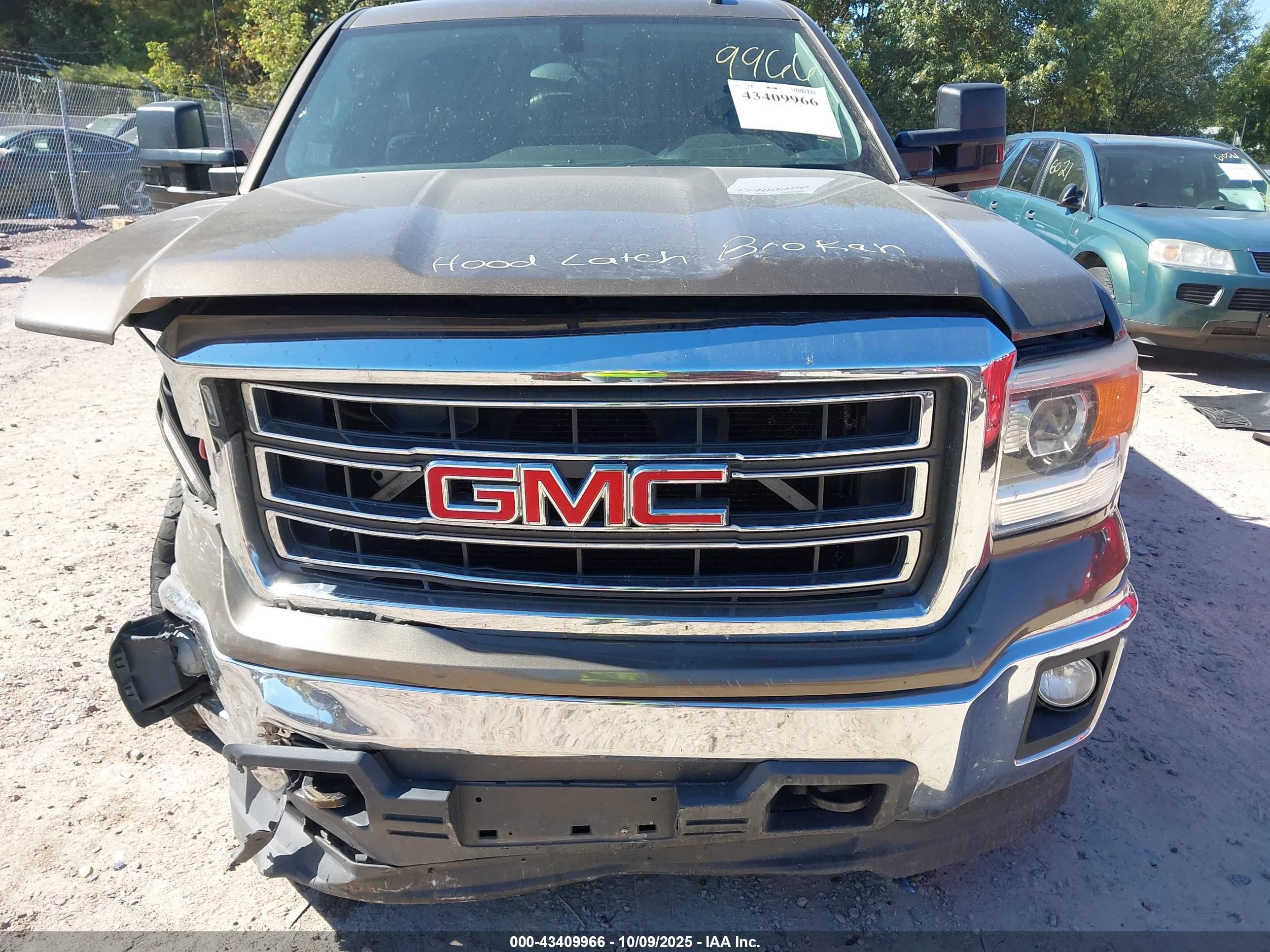 GMC SIERRA image 6