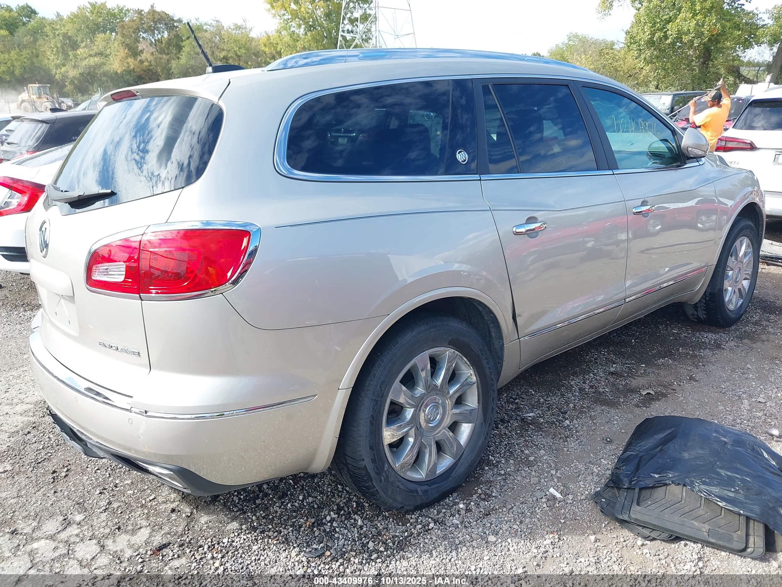 BUICK ENCLAVE image 4
