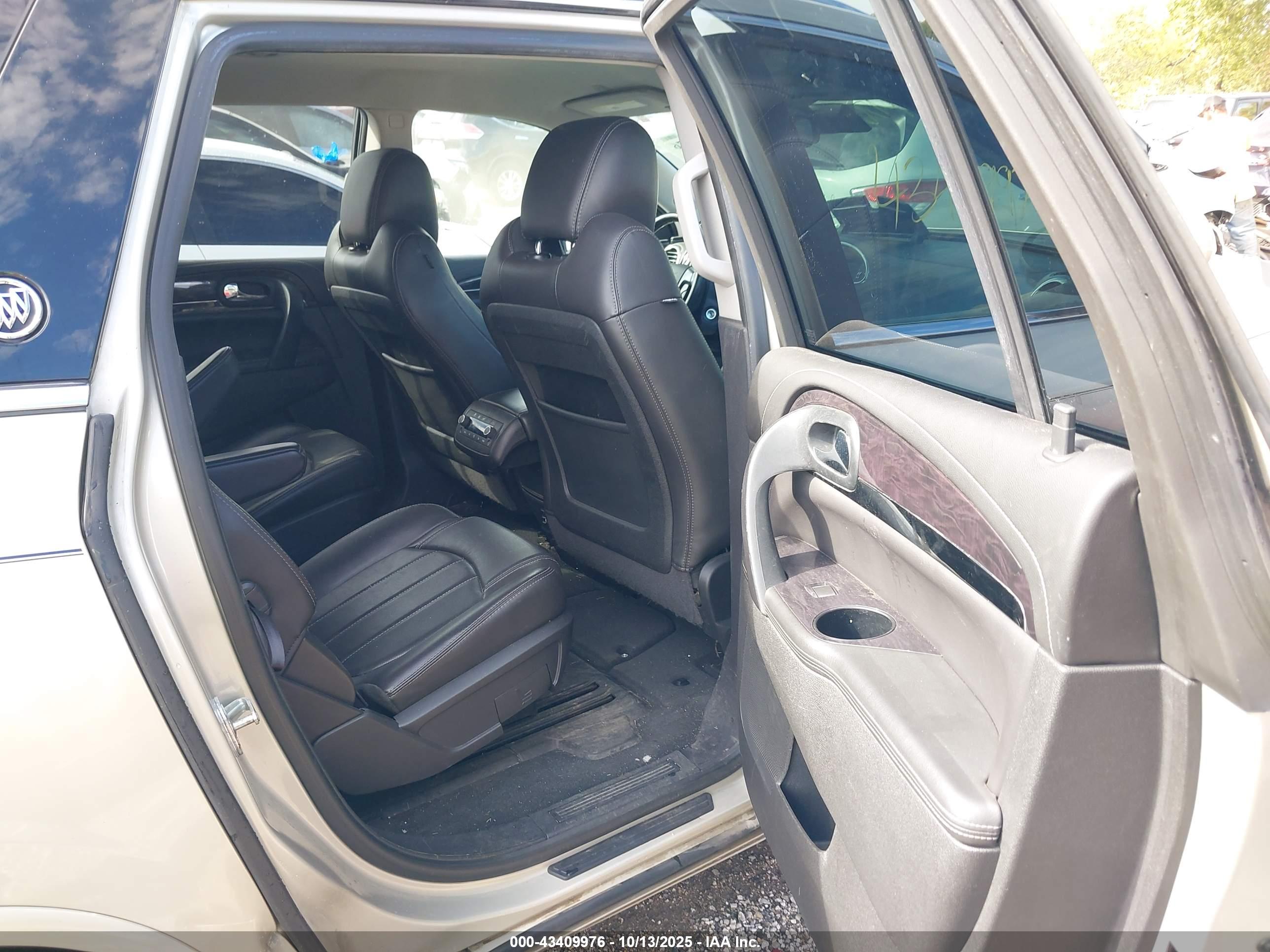 BUICK ENCLAVE image 8