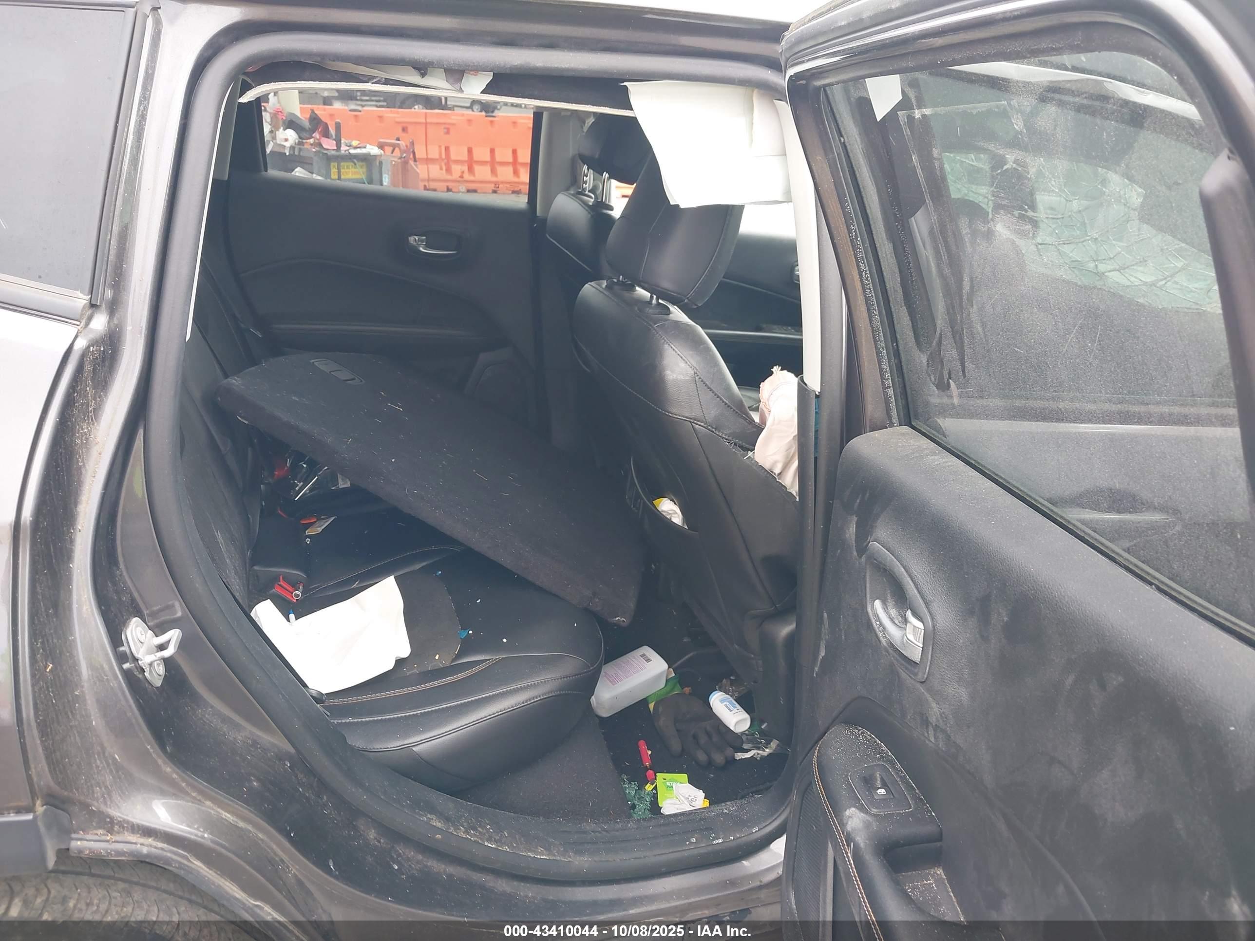JEEP COMPASS image 8