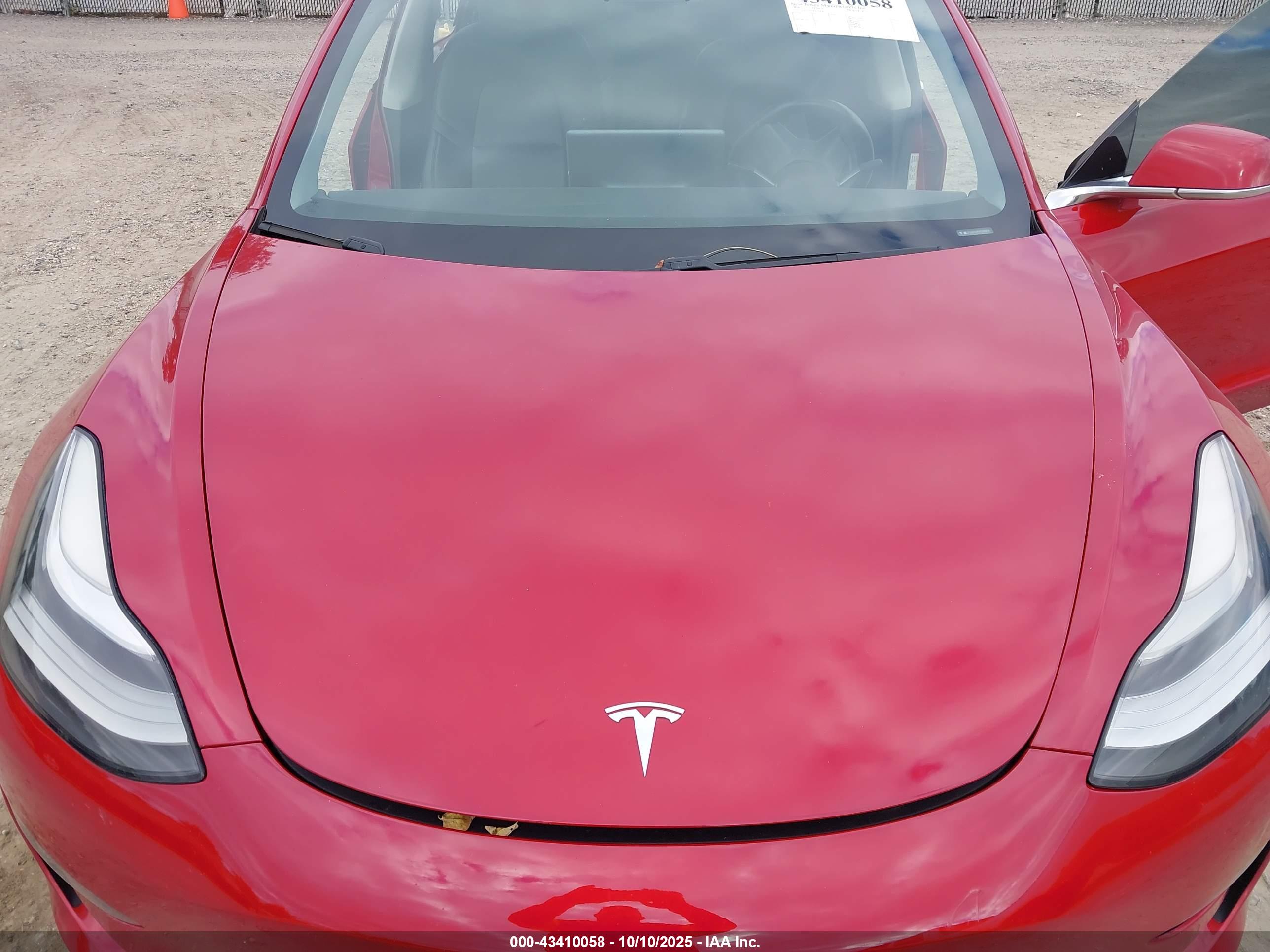 TESLA MODEL image 10