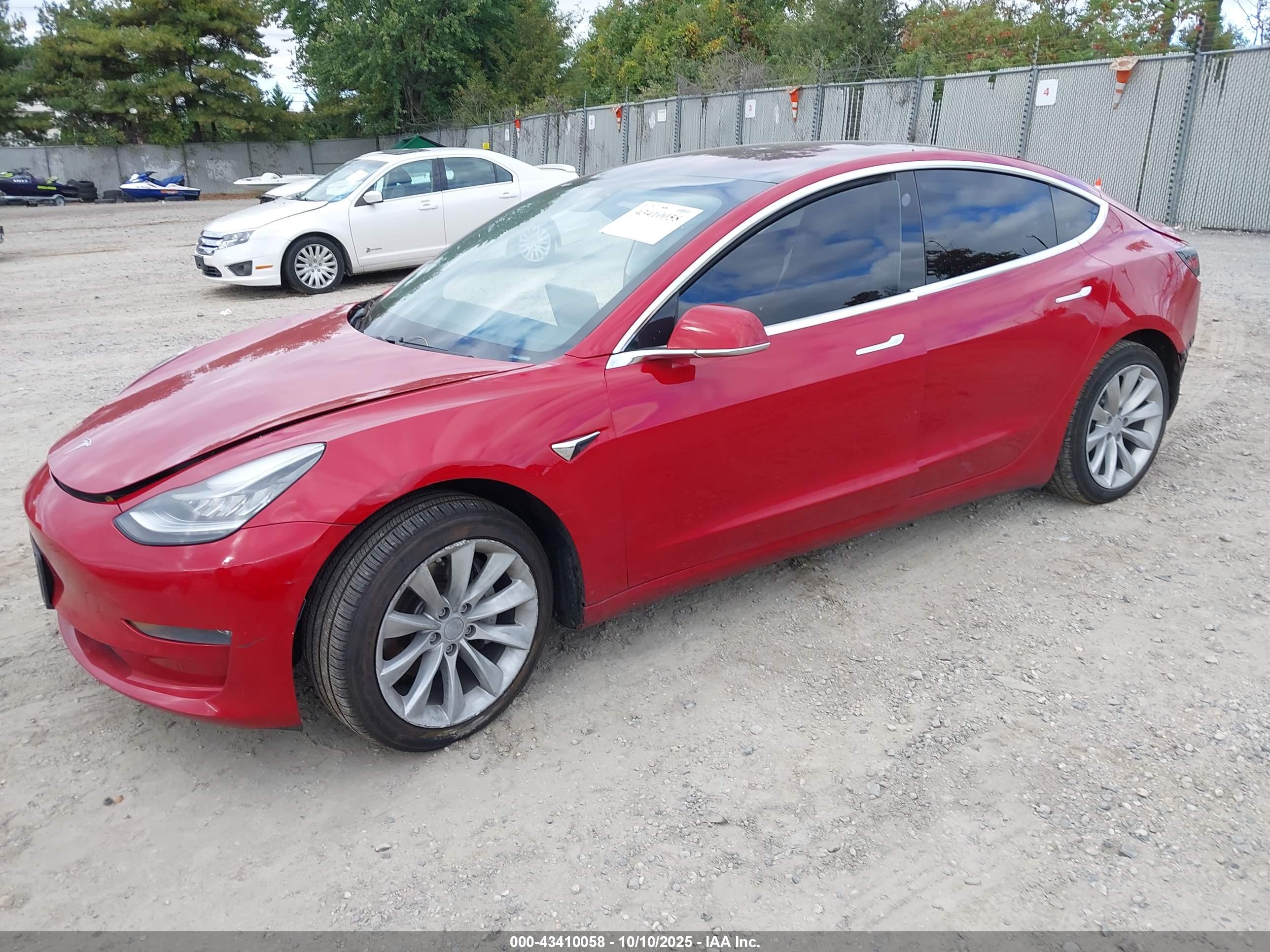 TESLA MODEL image 2