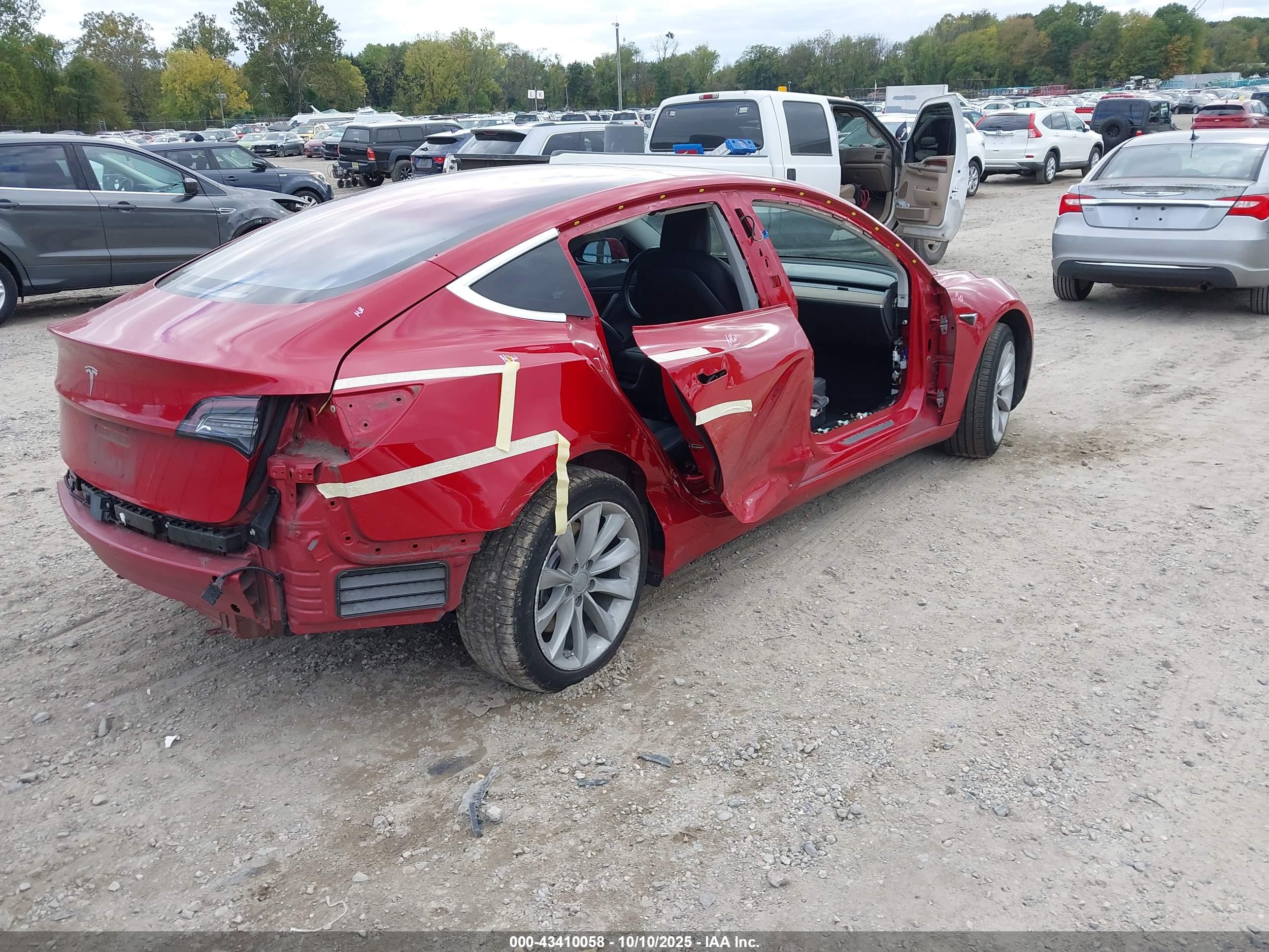 TESLA MODEL image 4