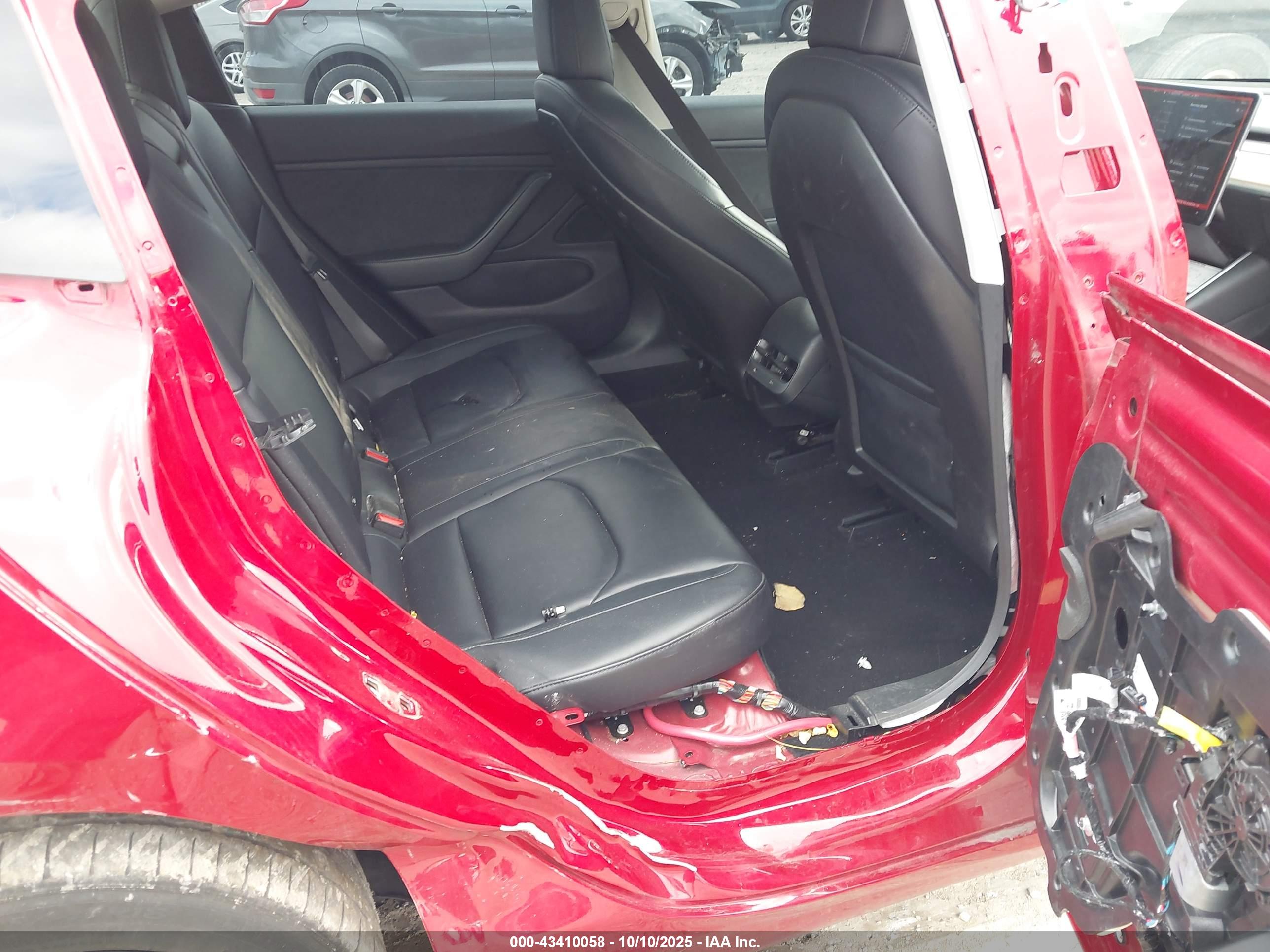 TESLA MODEL image 8