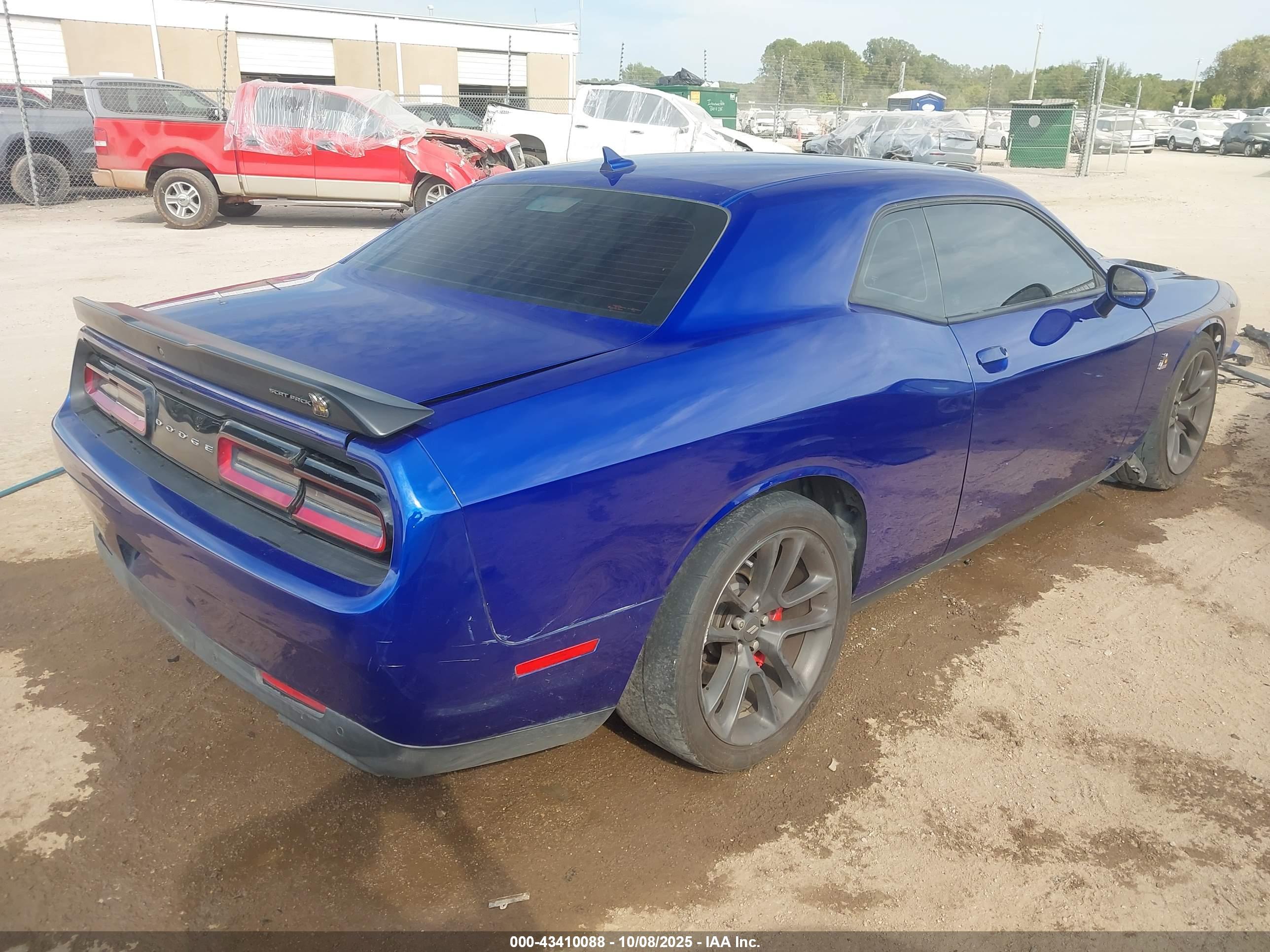 DODGE CHALLENGER image 4