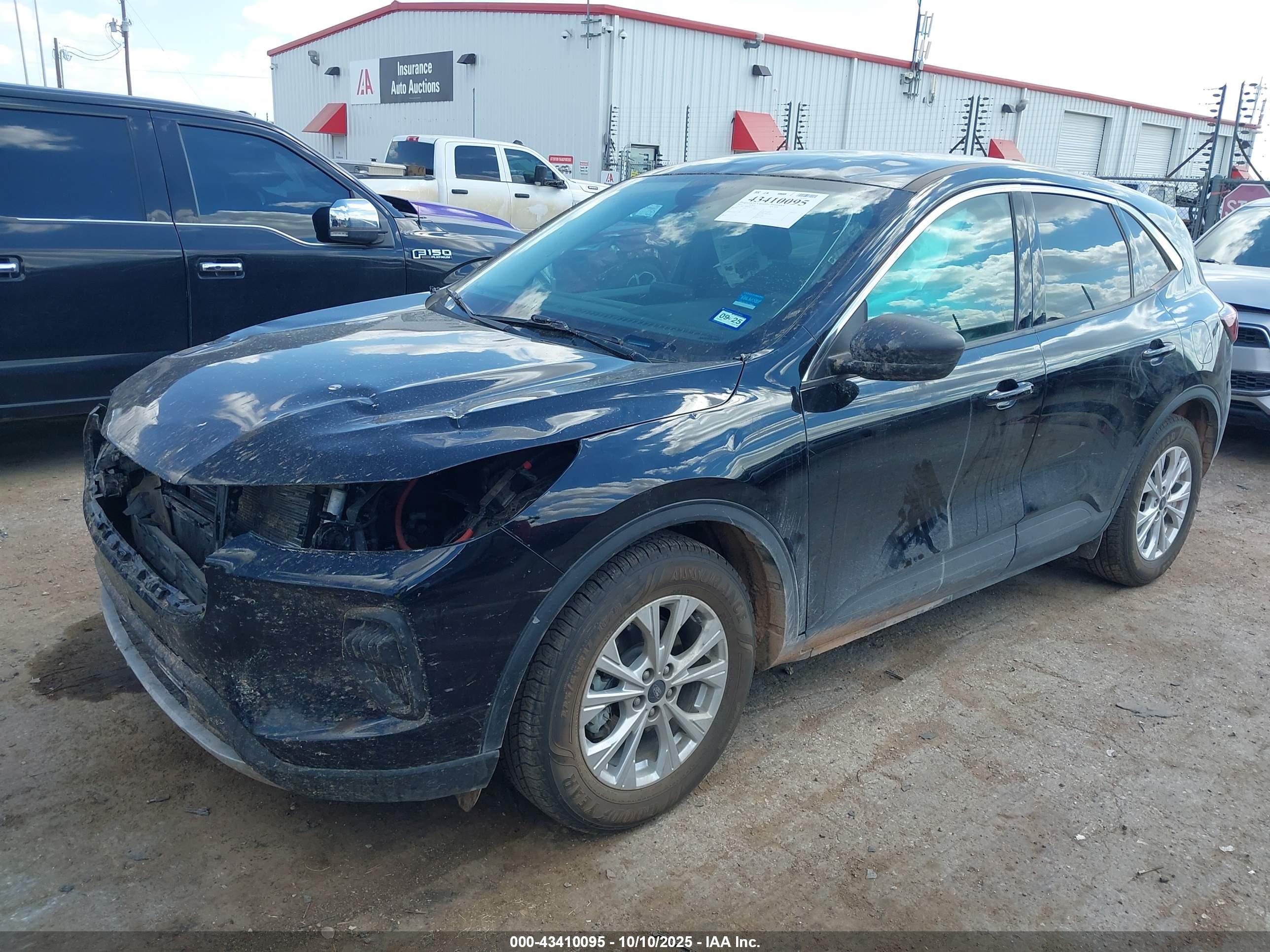 FORD ESCAPE image 2