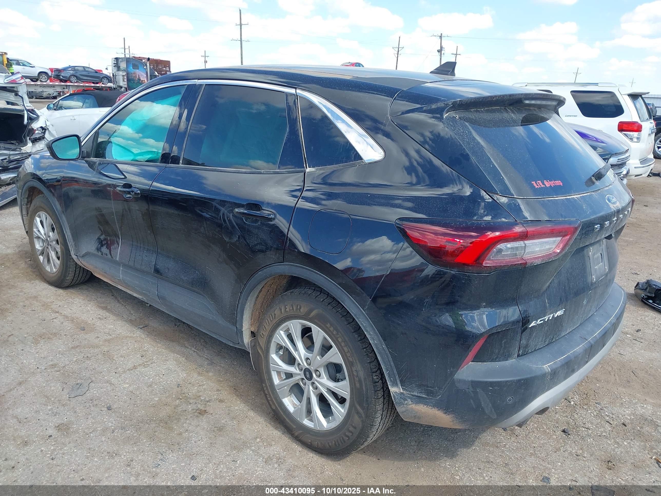 FORD ESCAPE image 3