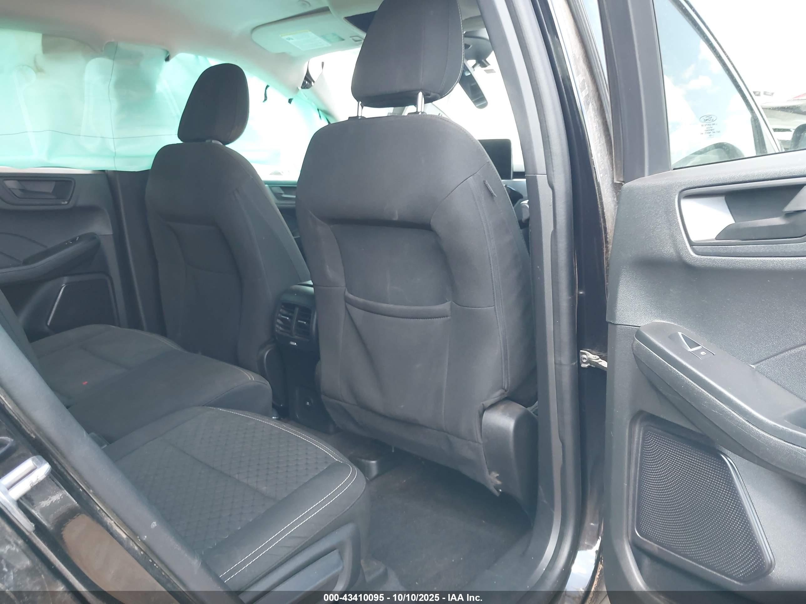 FORD ESCAPE image 8