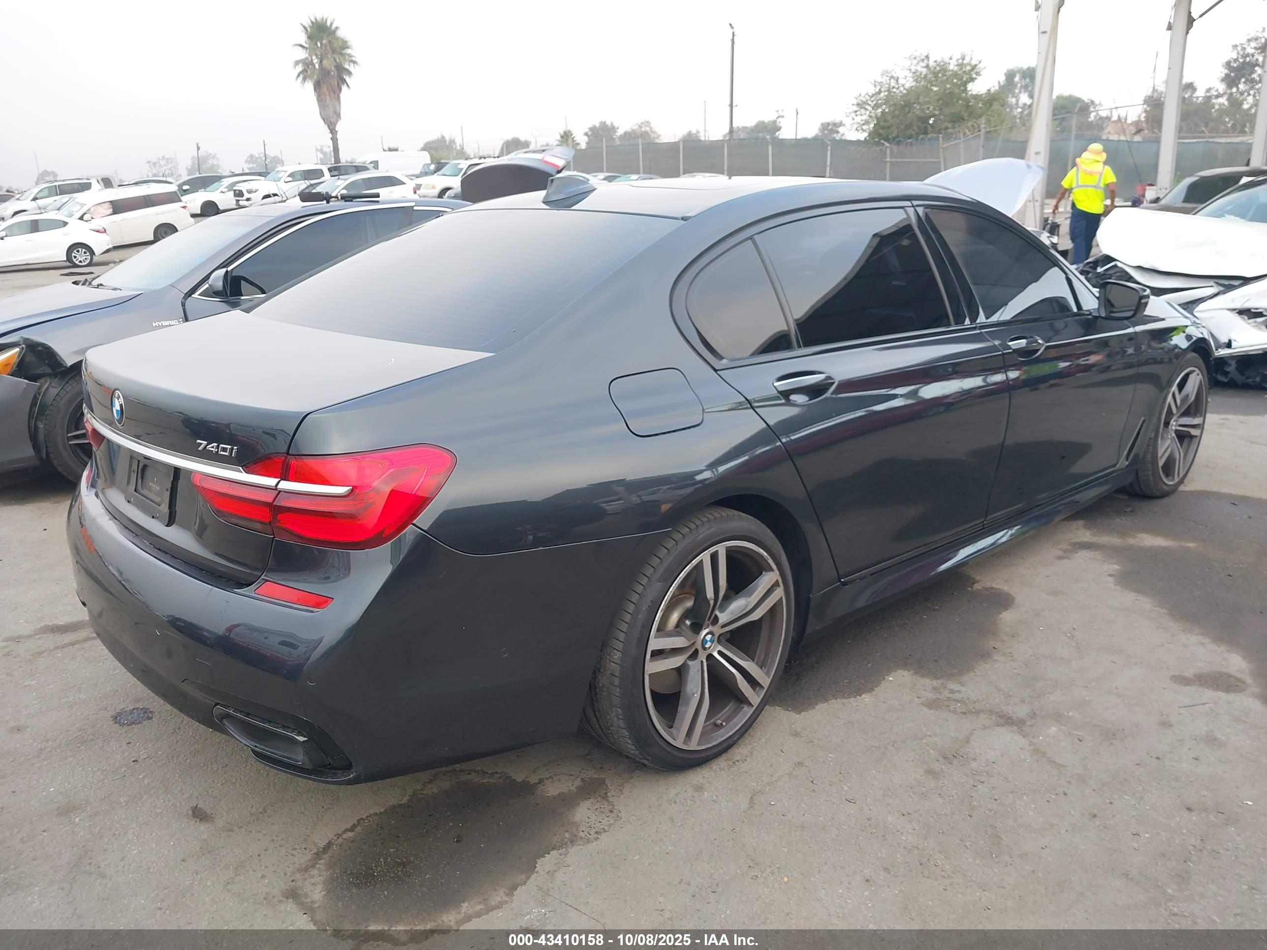 BMW 740I image 4
