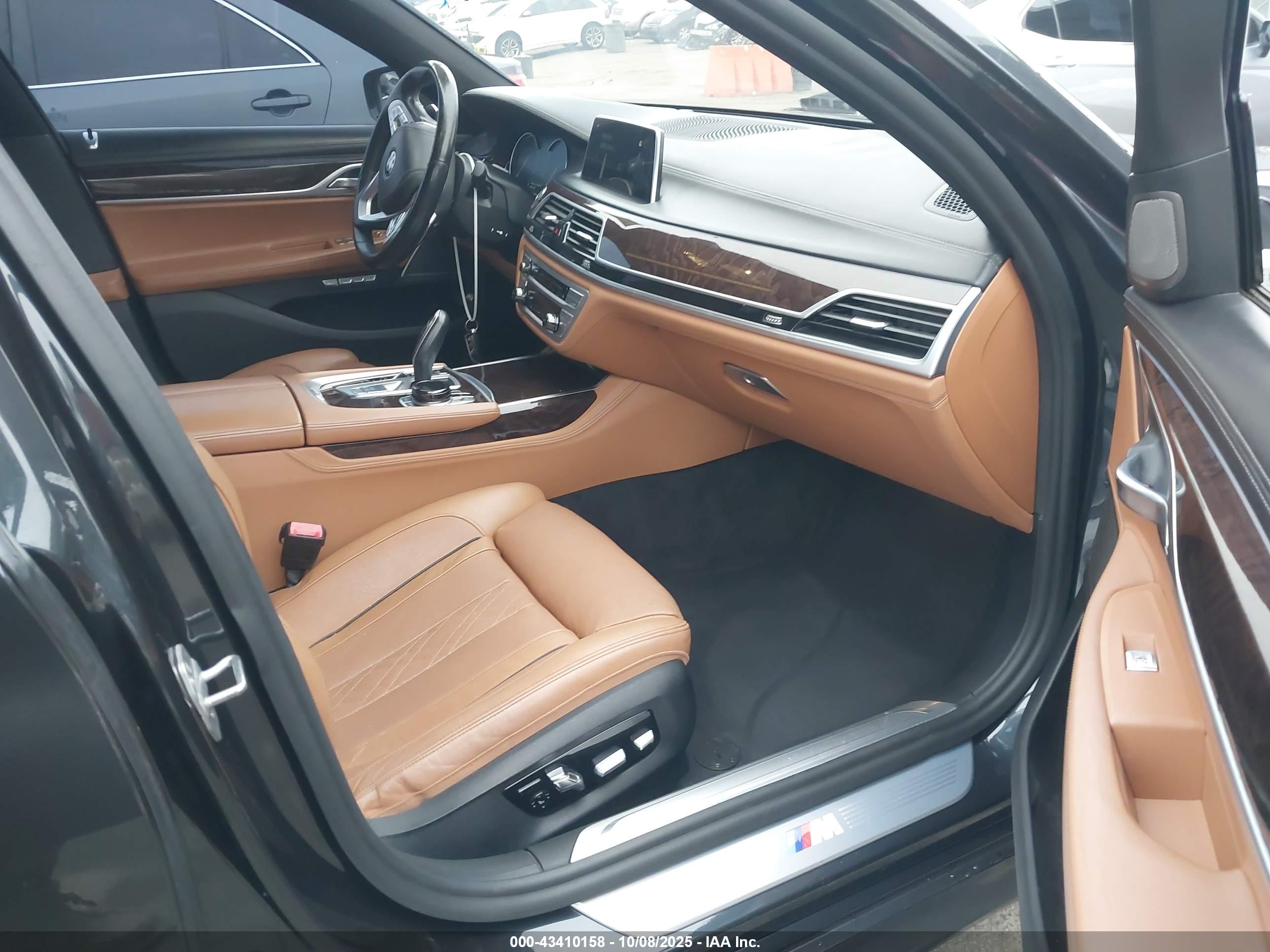 BMW 740I image 5