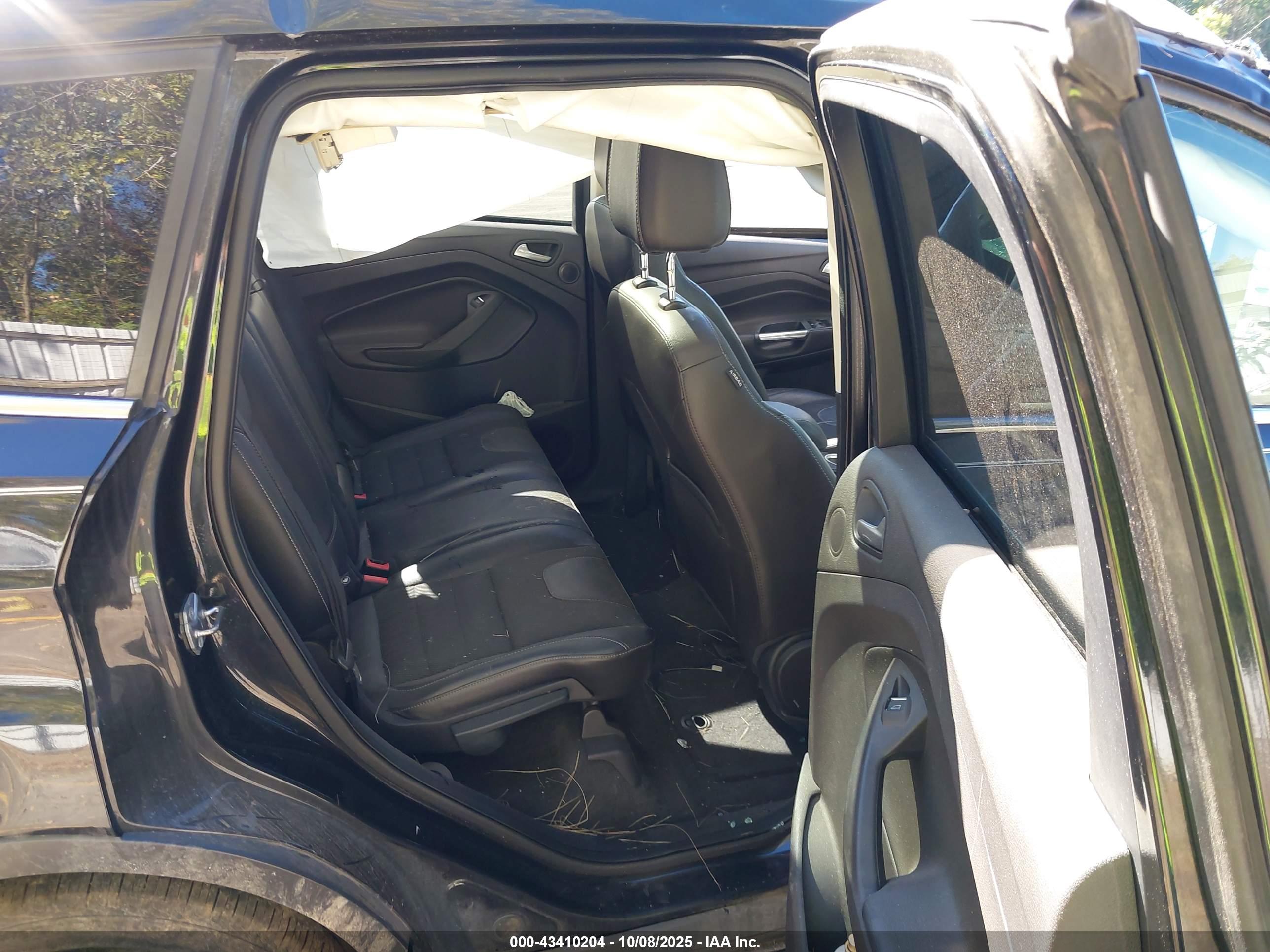 FORD ESCAPE image 8