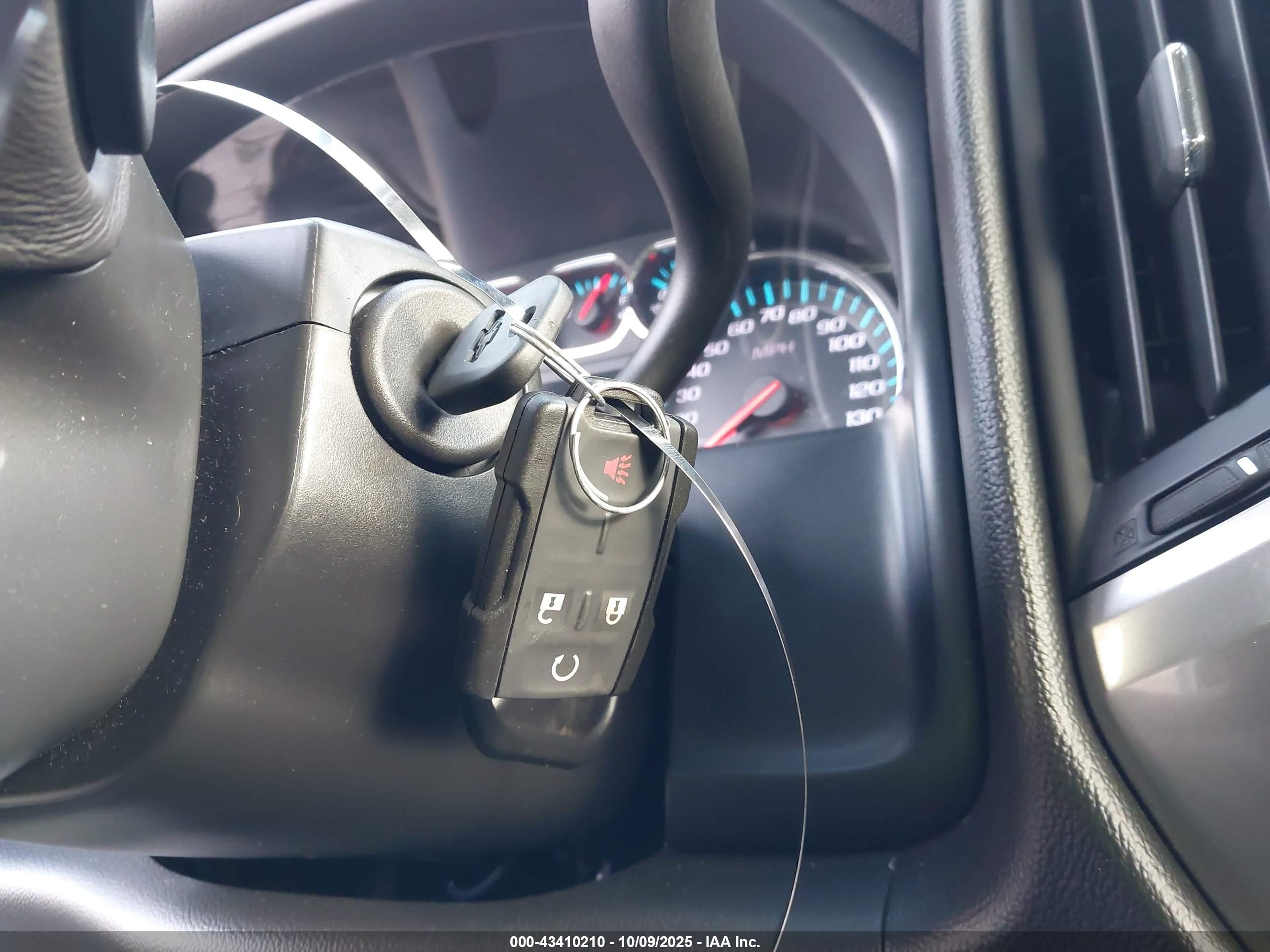 CHEVROLET SILVERADO image 11