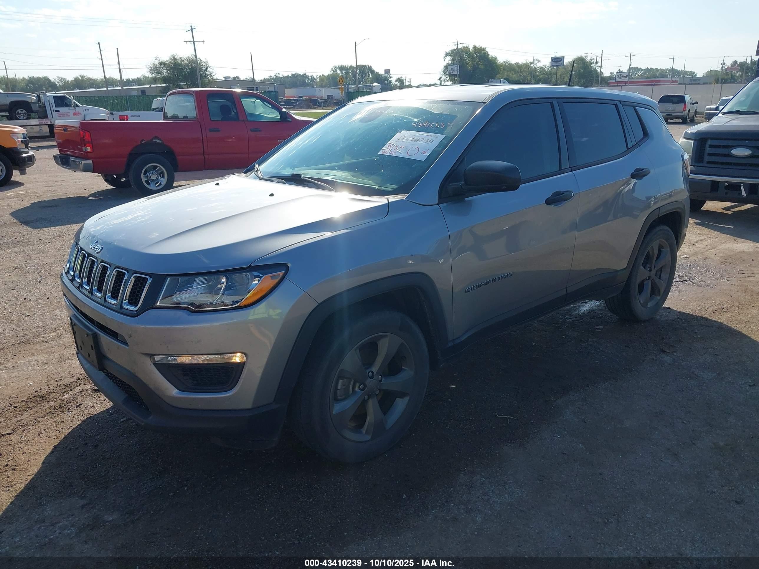JEEP COMPASS image 2