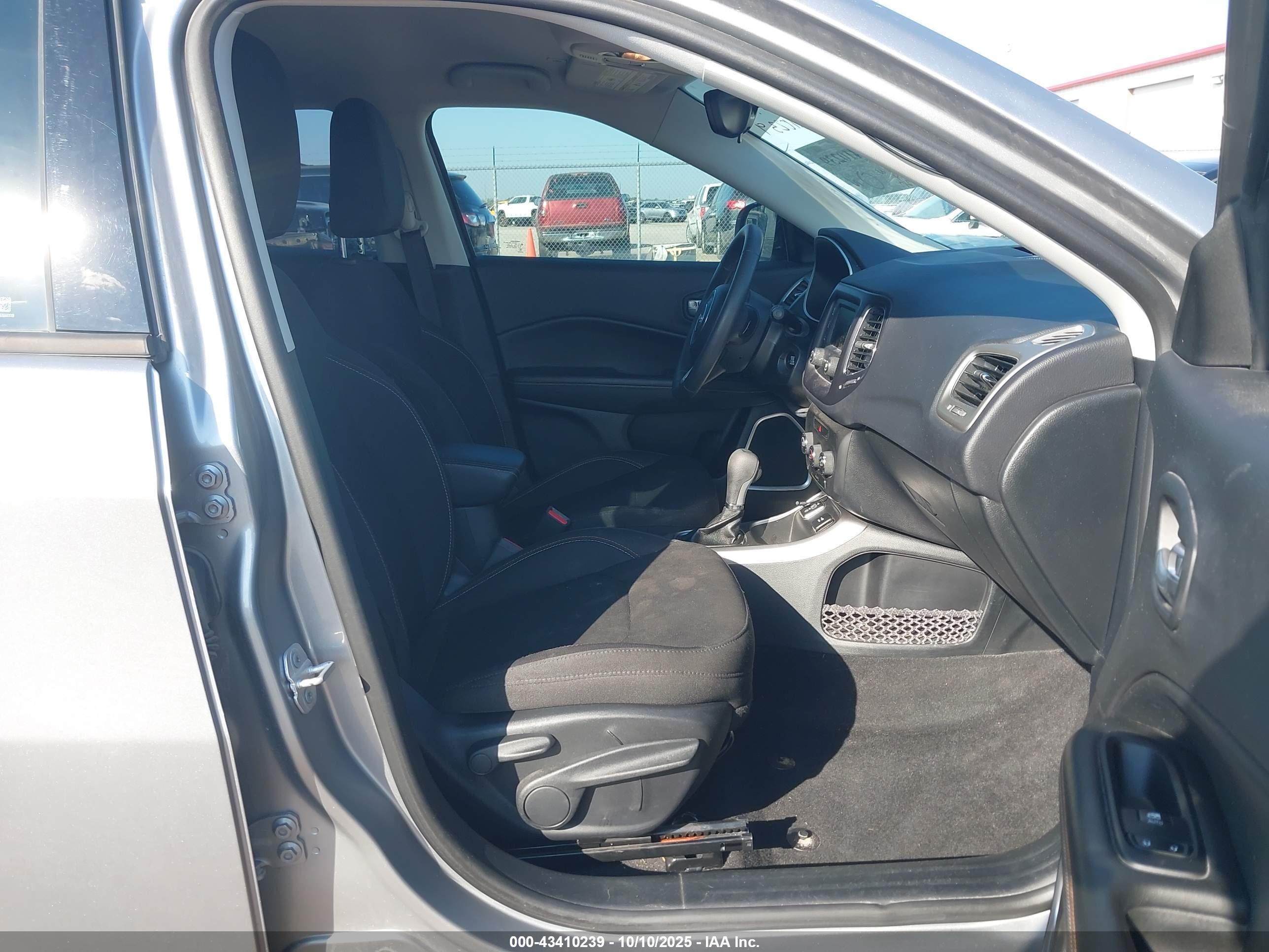 JEEP COMPASS image 5