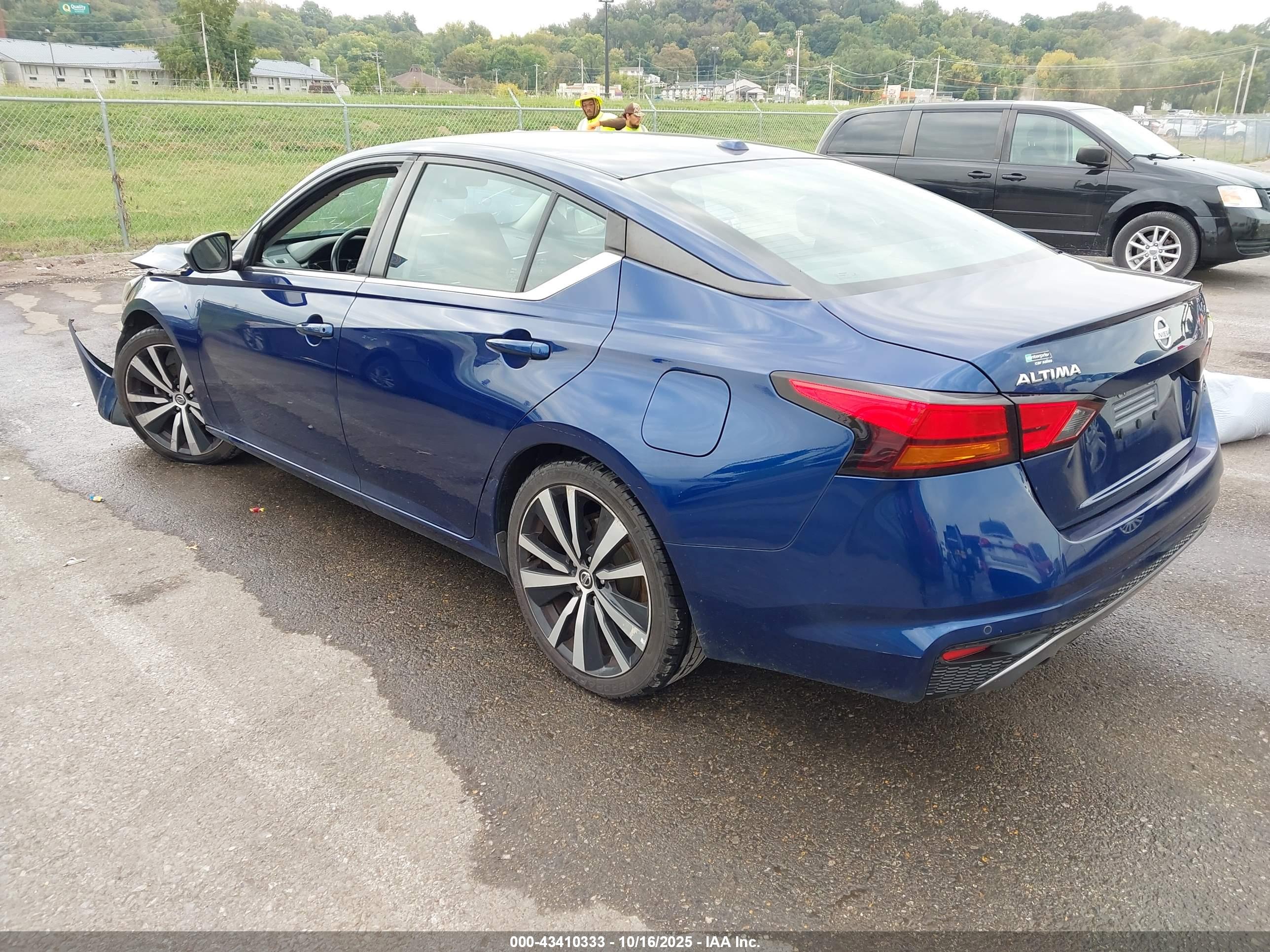 NISSAN ALTIMA image 3