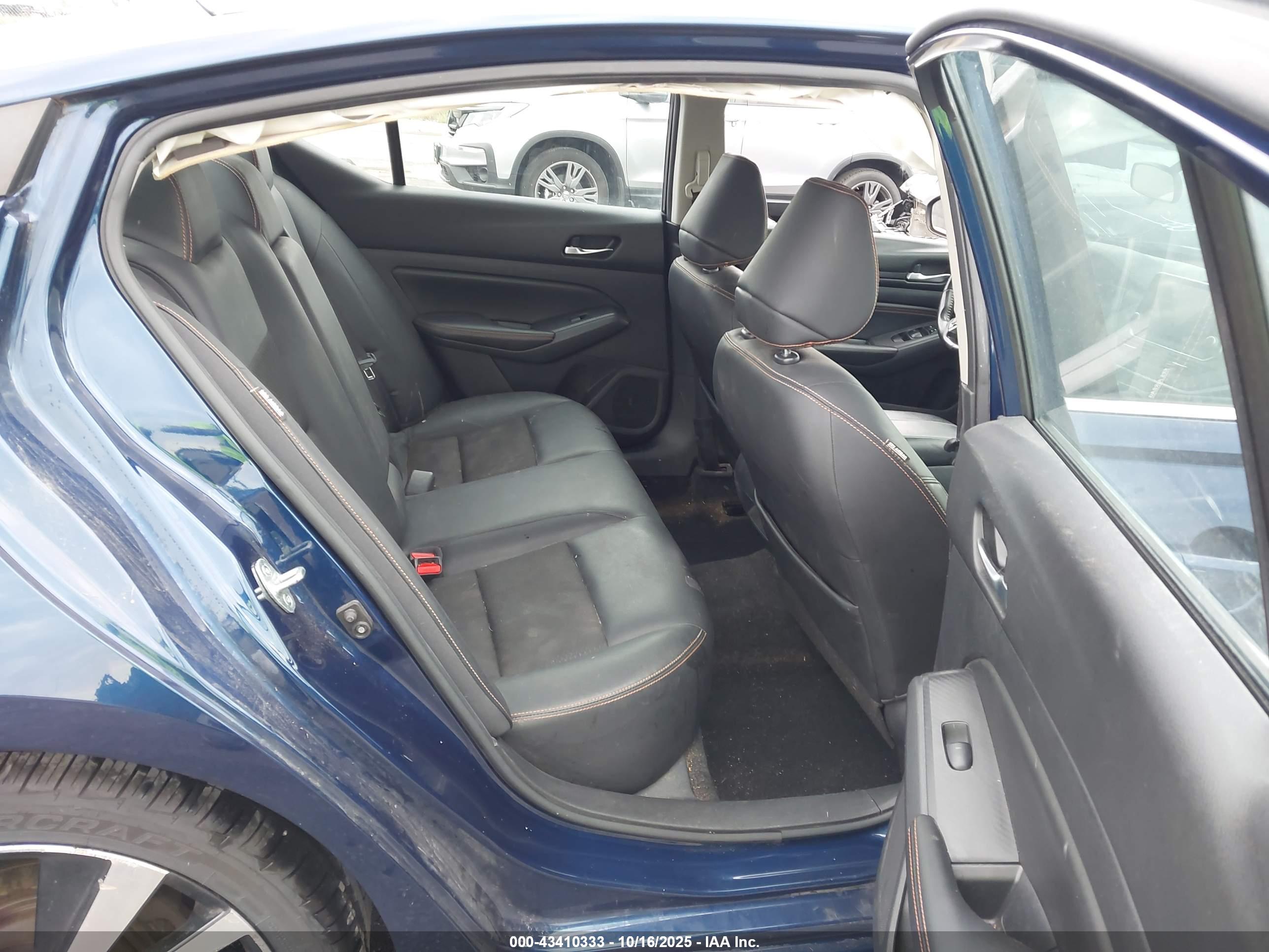 NISSAN ALTIMA image 8