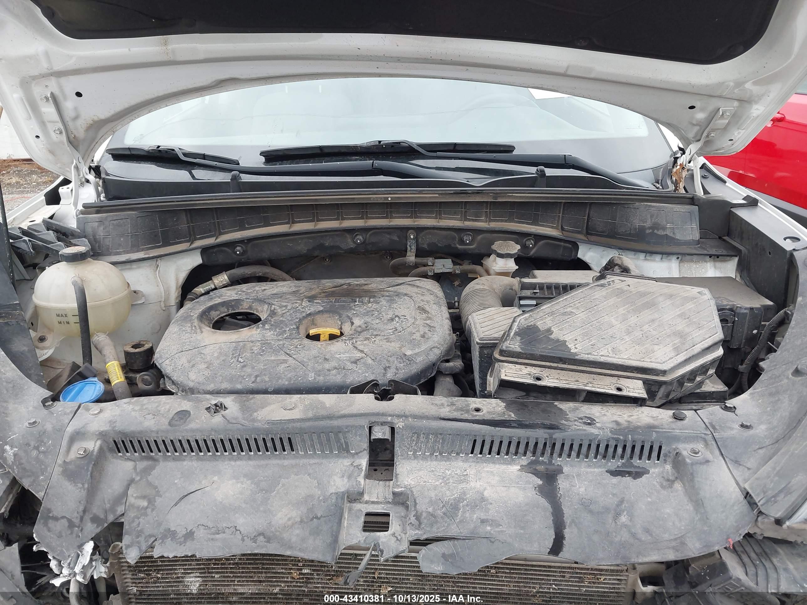 HYUNDAI TUCSON image 10