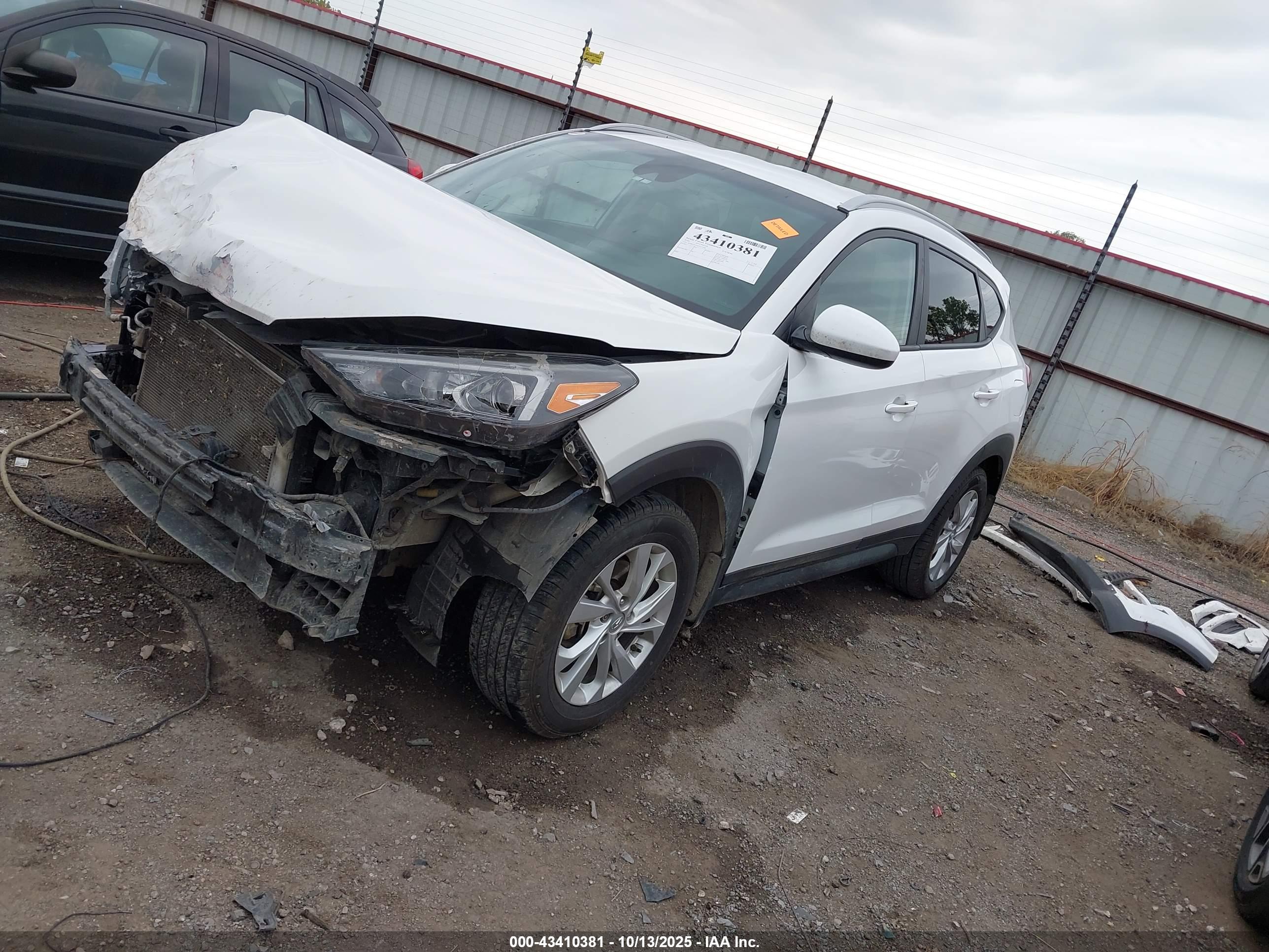 HYUNDAI TUCSON image 2