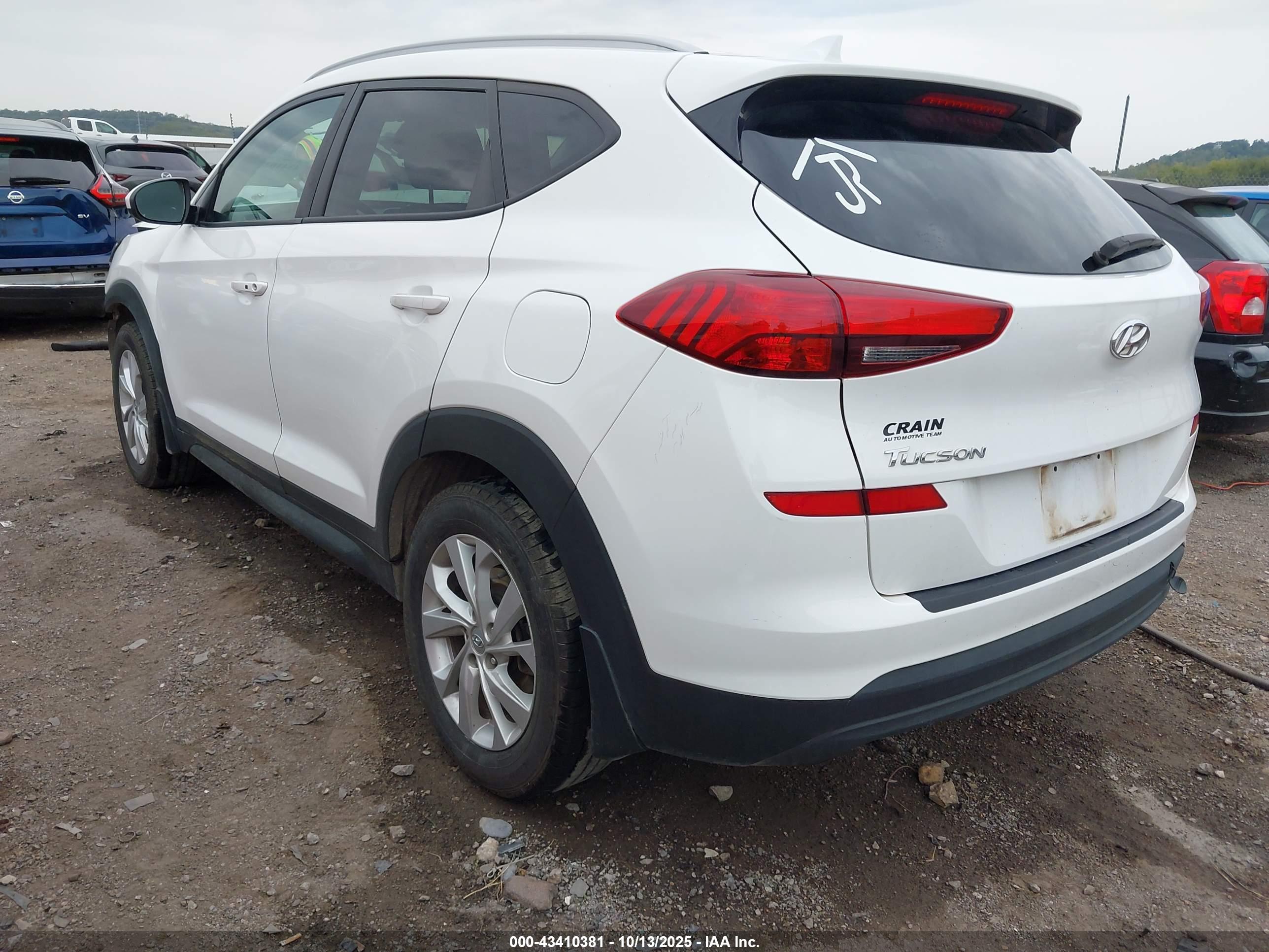 HYUNDAI TUCSON image 3