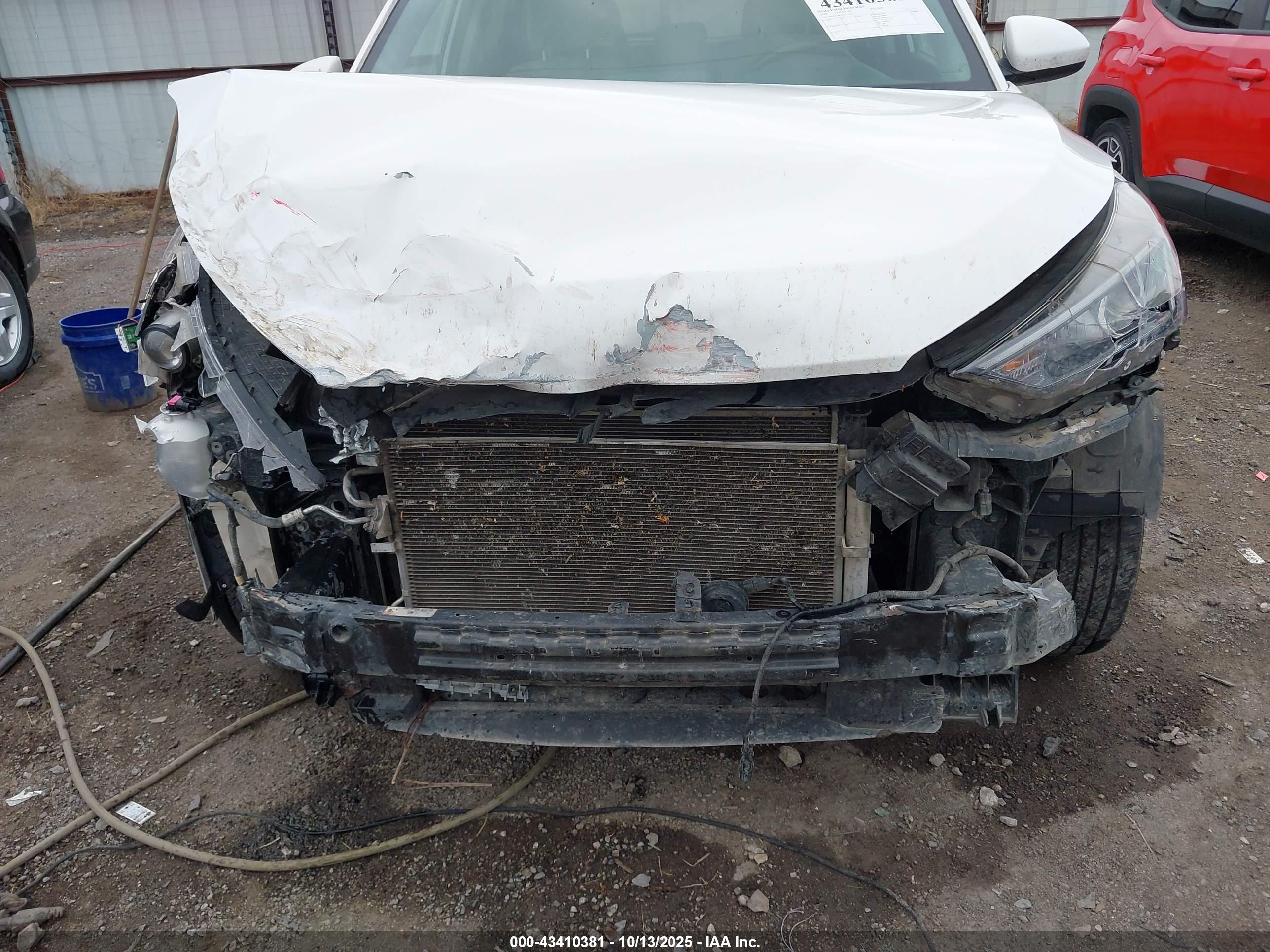 HYUNDAI TUCSON image 6