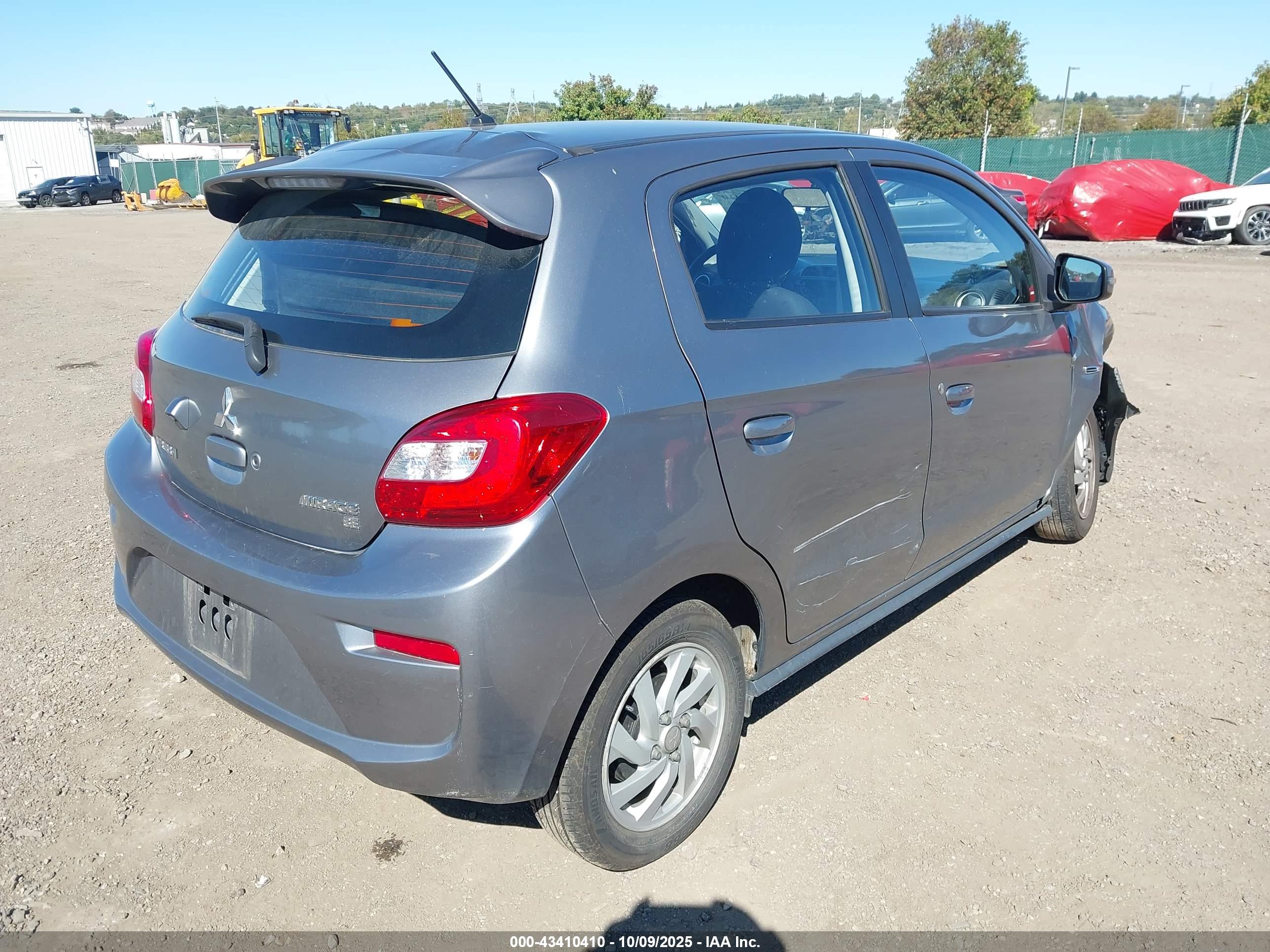 MITSUBISHI MIRAGE image 4