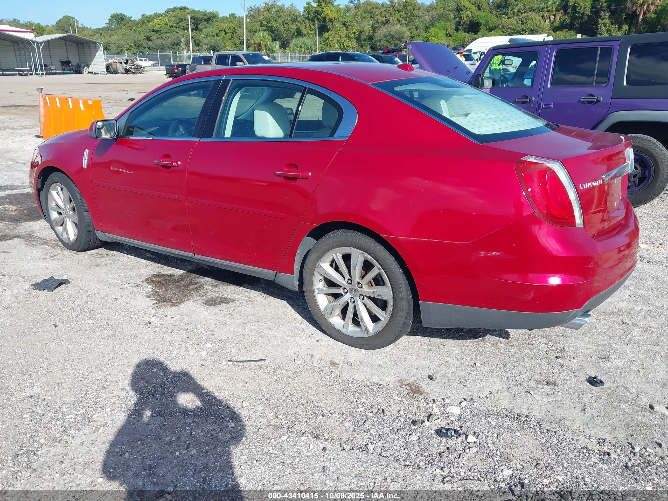 LINCOLN MKS image 3