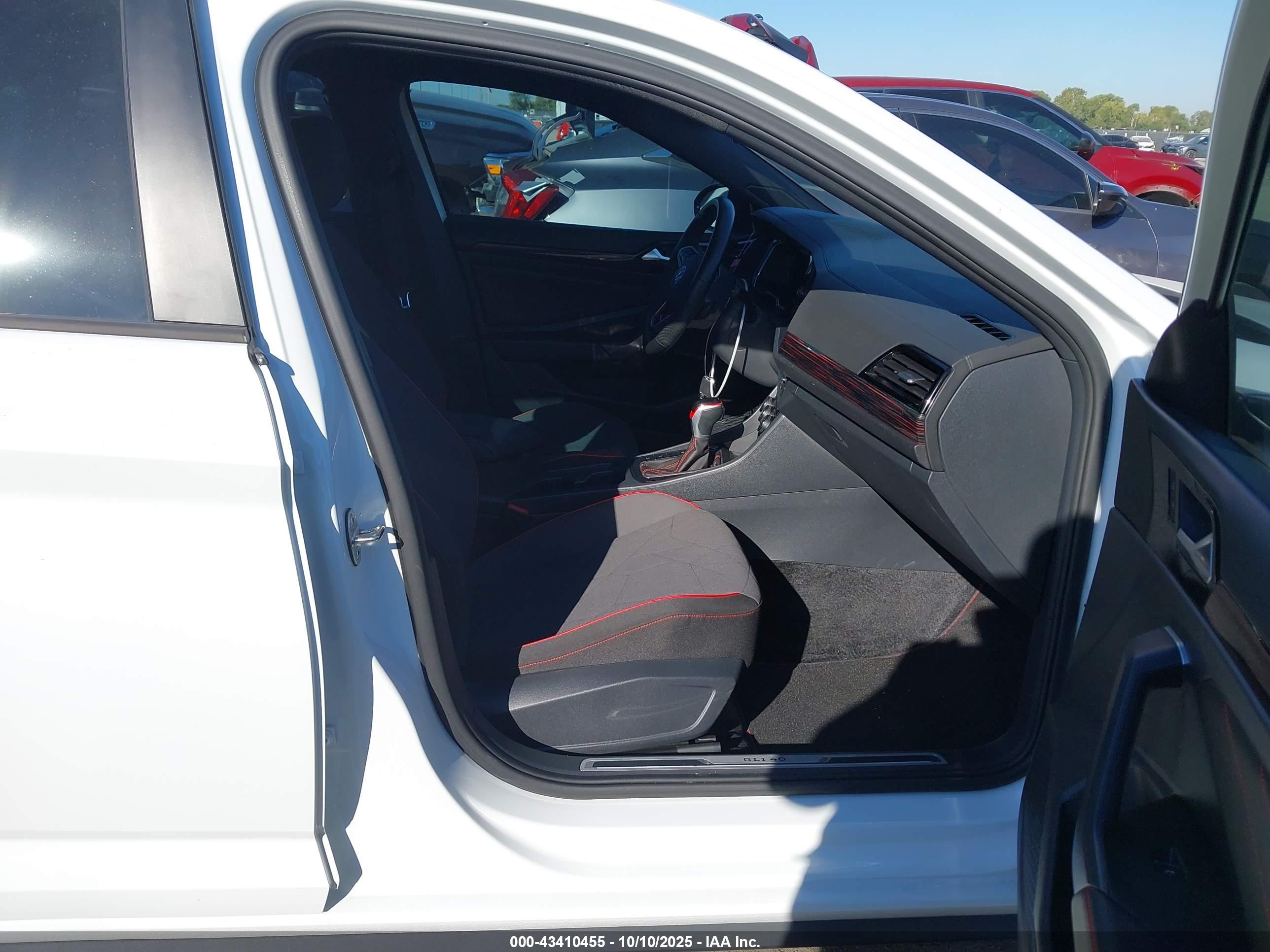 VOLKSWAGEN JETTA image 5
