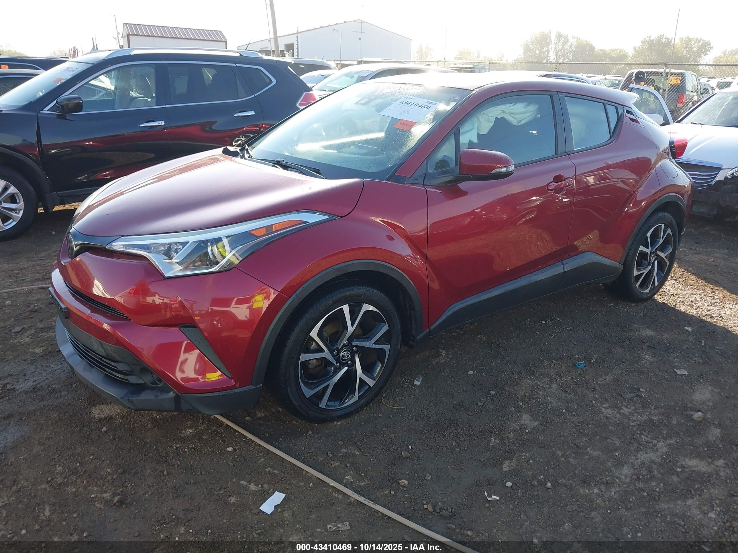 TOYOTA C-HR image 2