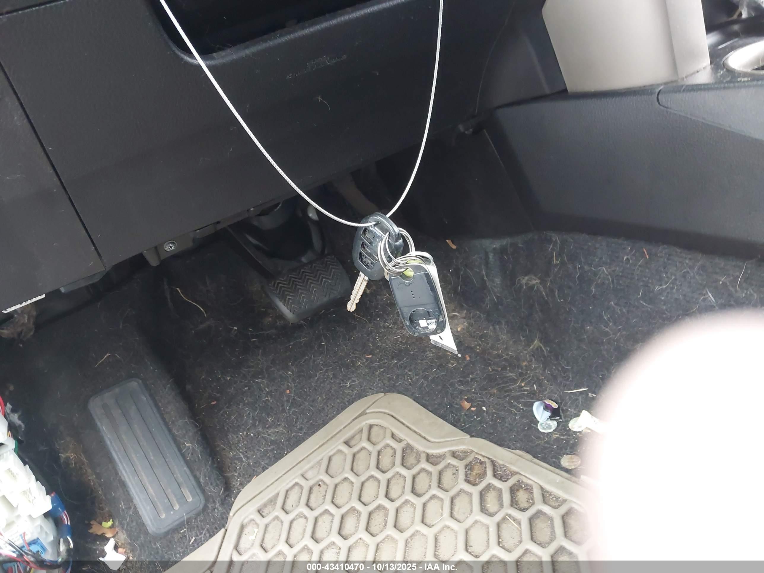 TOYOTA RAV4 image 11